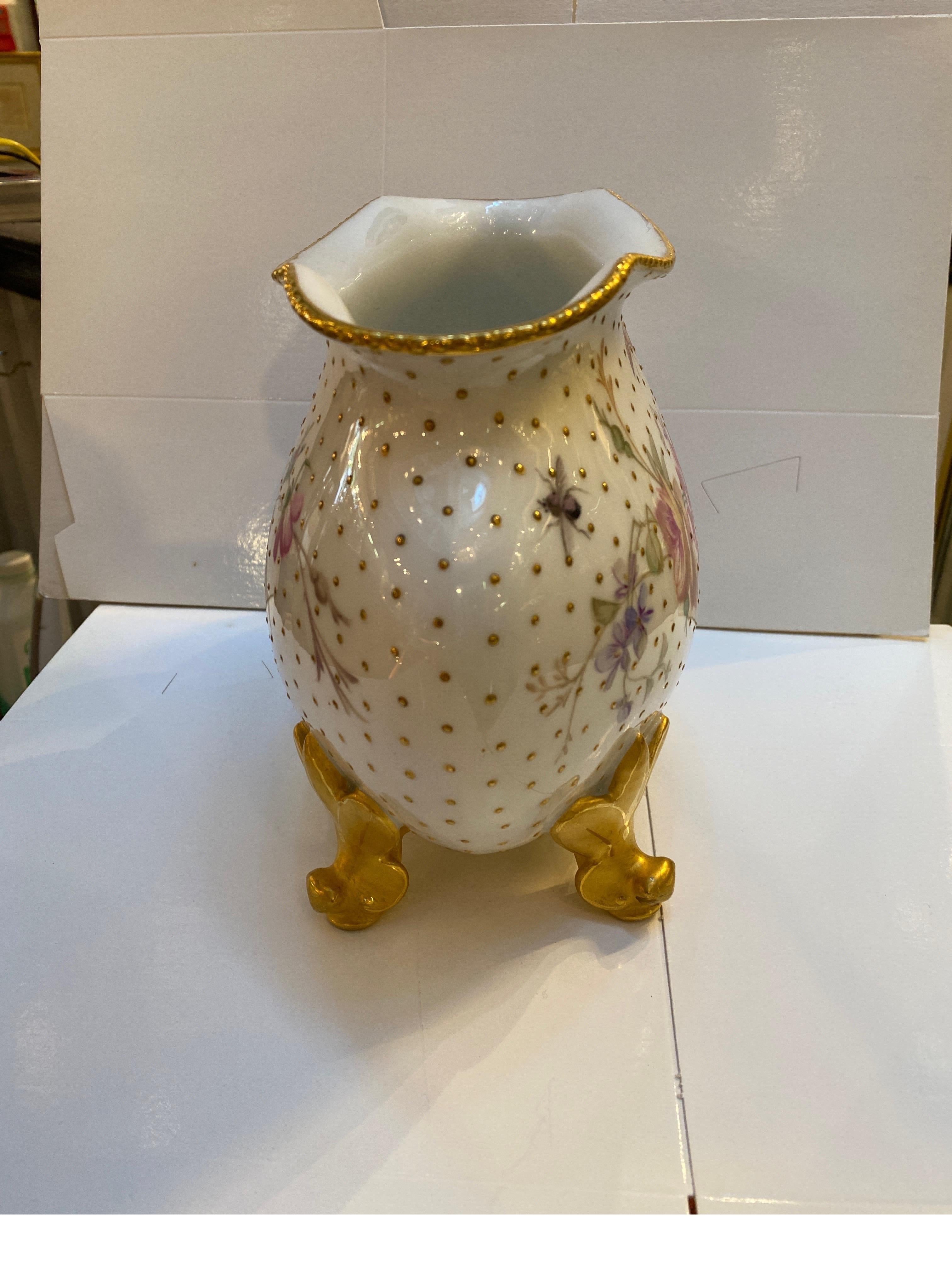 Porcelaine Vase ovale anglais en porcelaine de Coalport peint à la main du 19ème siècle en vente