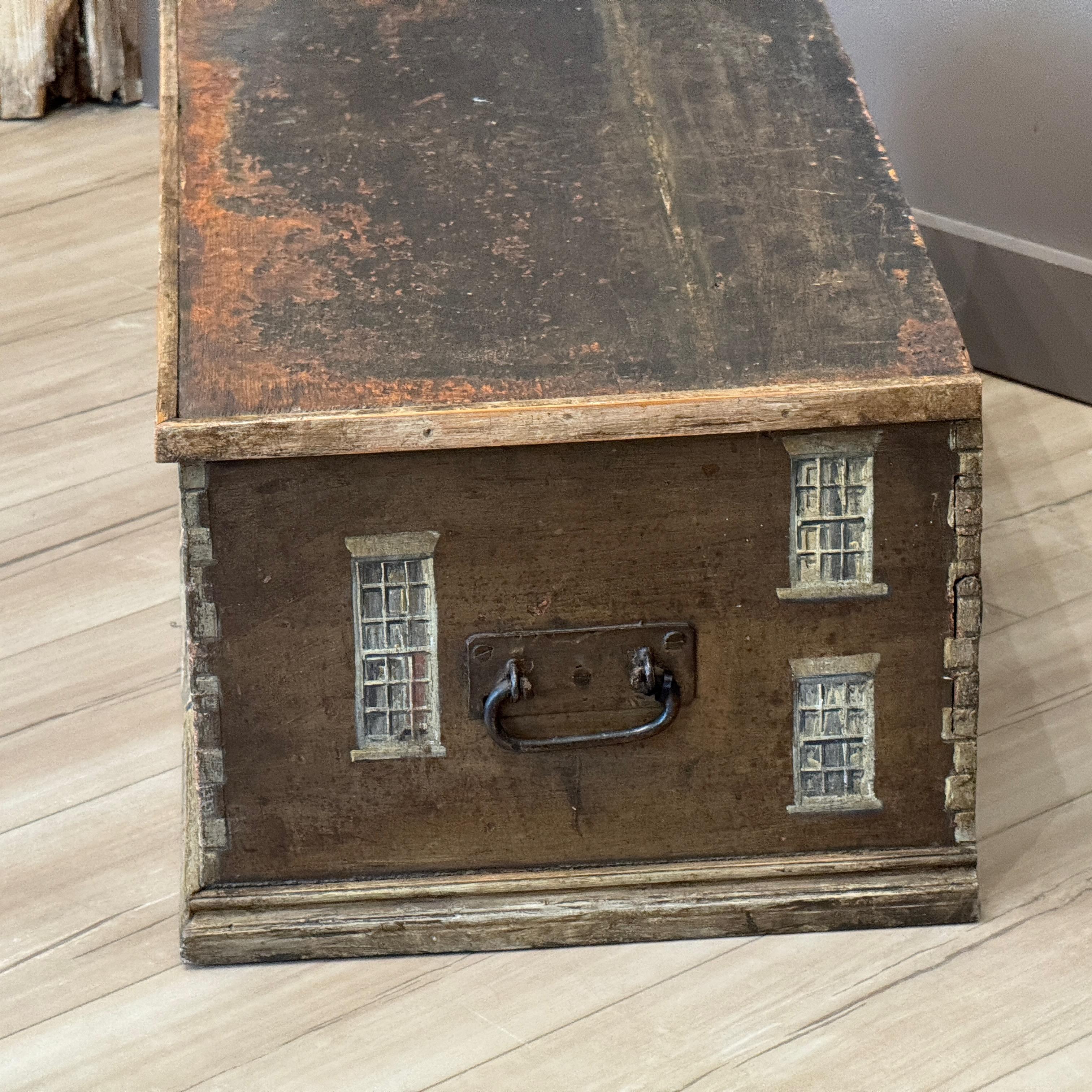 19th Century English Hand-Painted Traveling Trunk For Sale 1