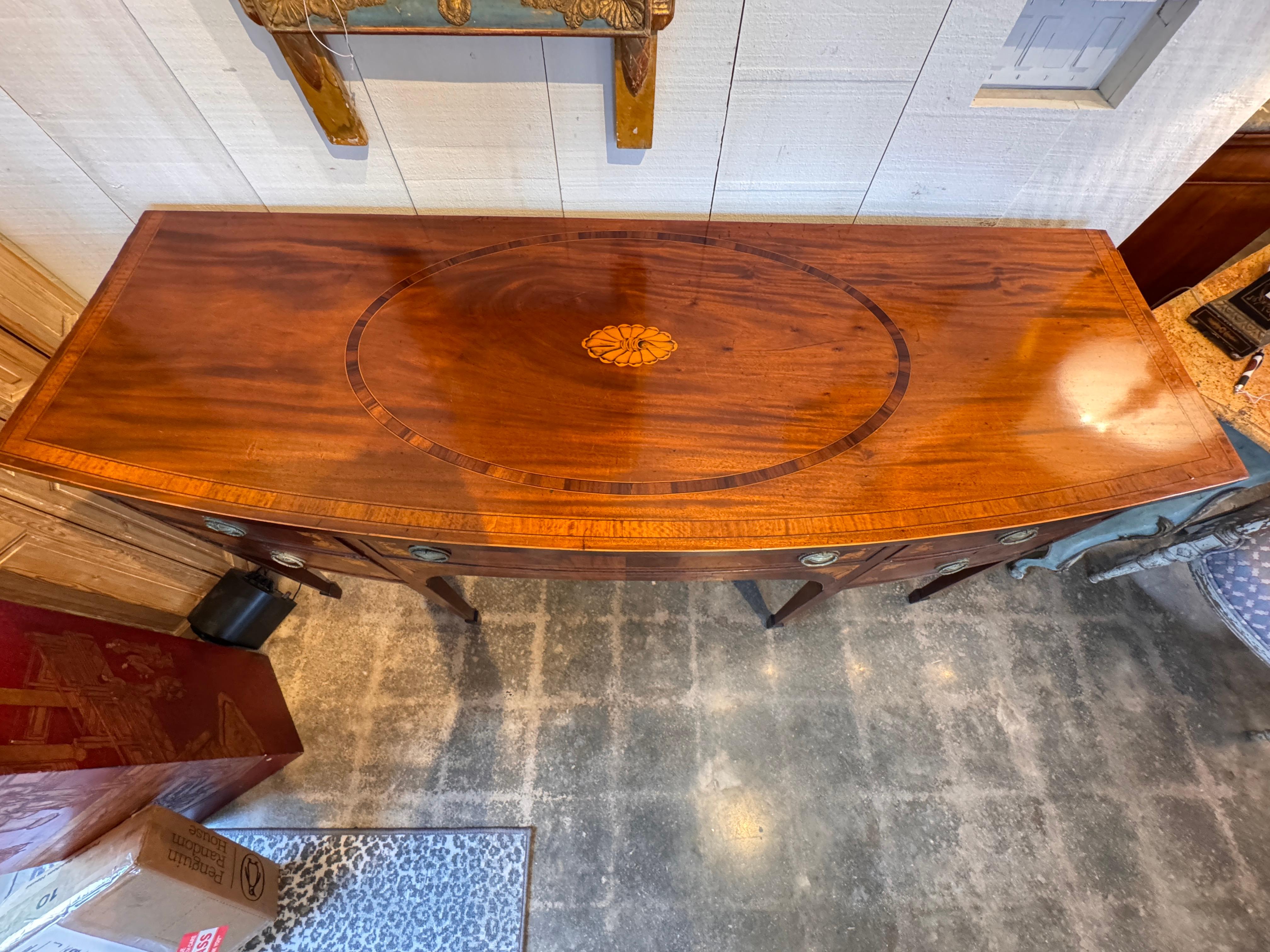 Credenza inglese Hepplewhite intarsiata del XIX secolo in vendita 6