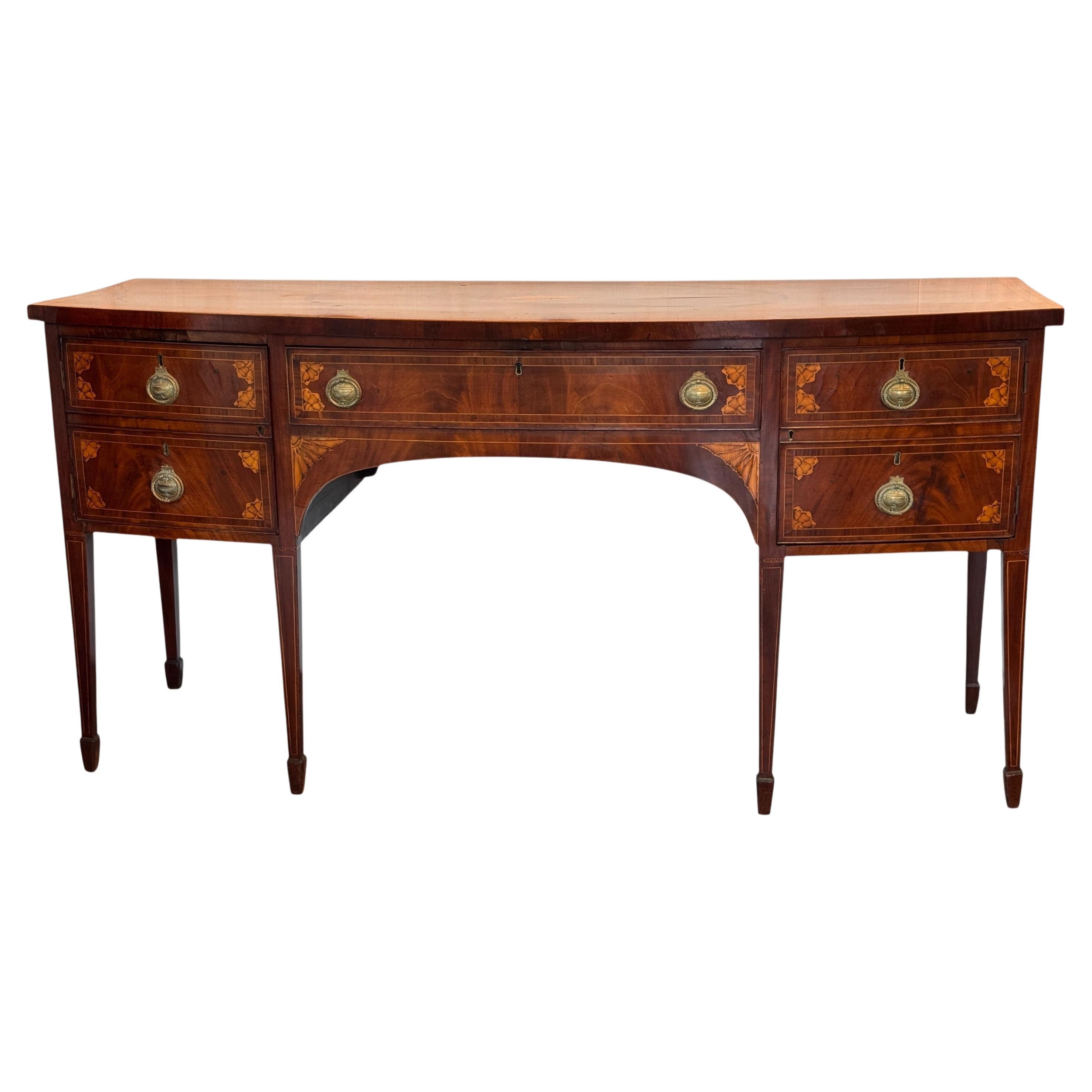 Credenza inglese Hepplewhite intarsiata del XIX secolo in vendita