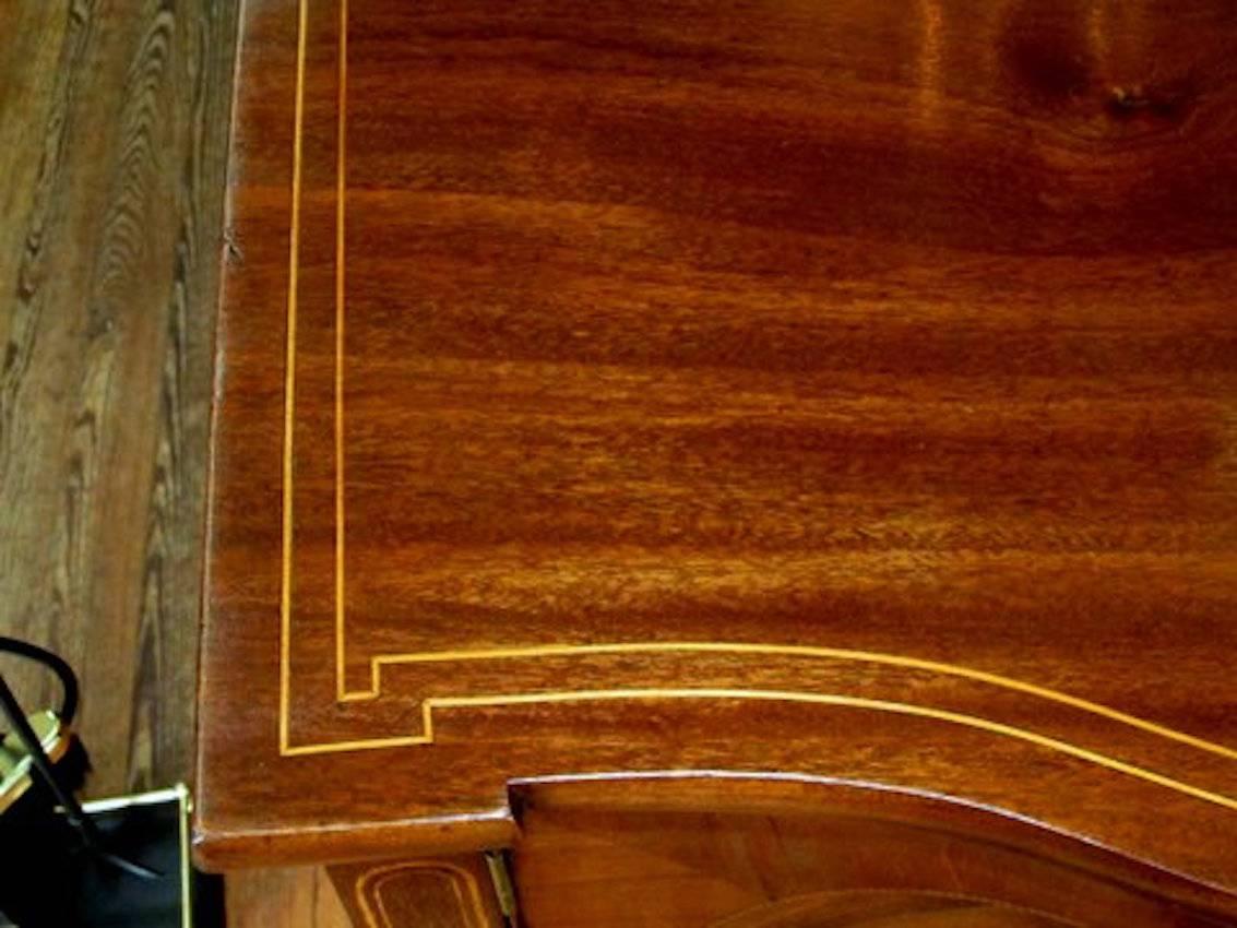 19th Century English Inlaid Mahogany Serpentine Sideboard, Hepplewhite Style 2