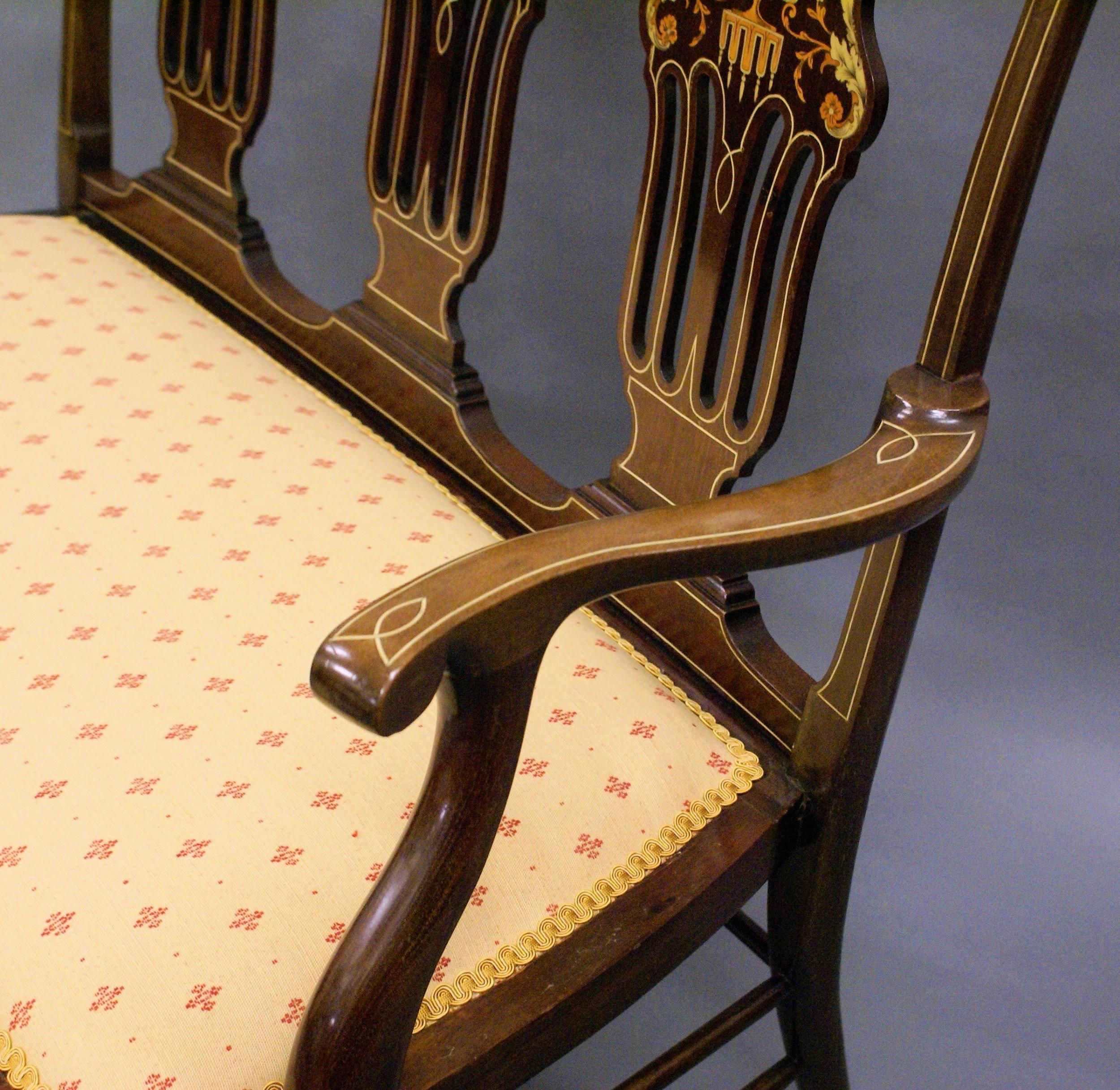 19th Century English Inlaid Mahogany Settee In Good Condition For Sale In London, GB