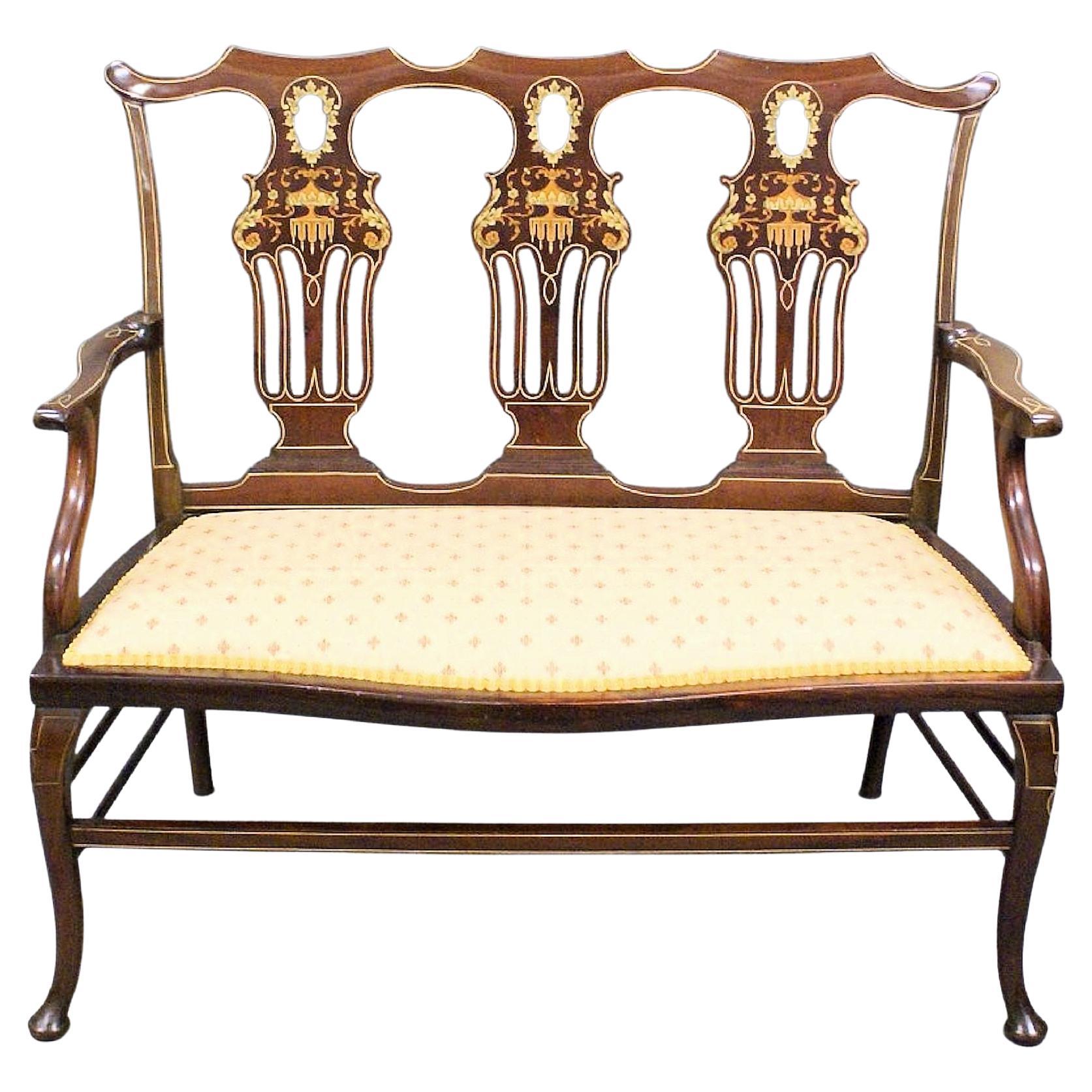 Canapé anglais du XIXe siècle en acajou marqueté en vente