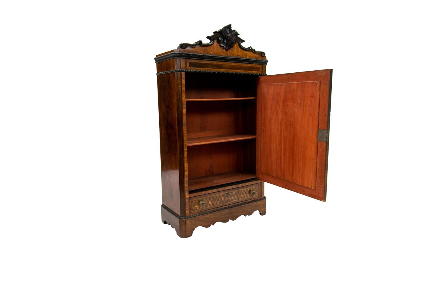 19. Jahrhundert Englisch Intarsien Miniature Armoire Cabinet (Spiegel)