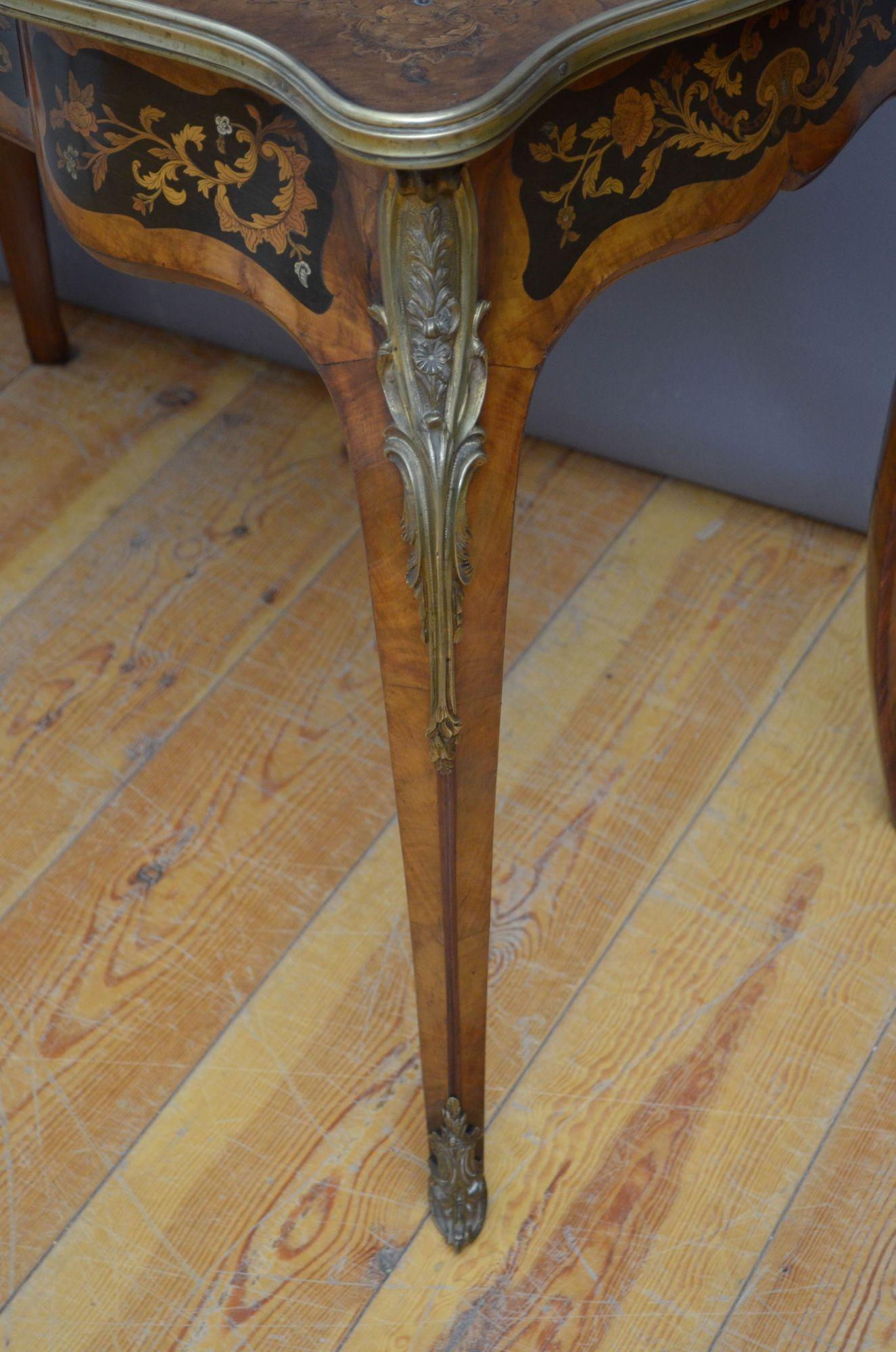 19th Century English Inlaid Side Table in Walnut For Sale 17