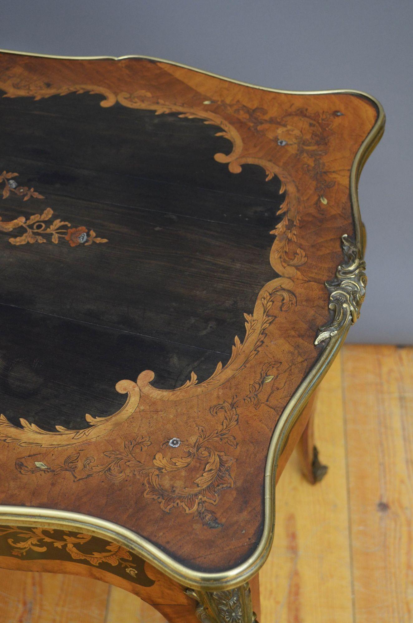 19th Century English Inlaid Side Table in Walnut For Sale 3
