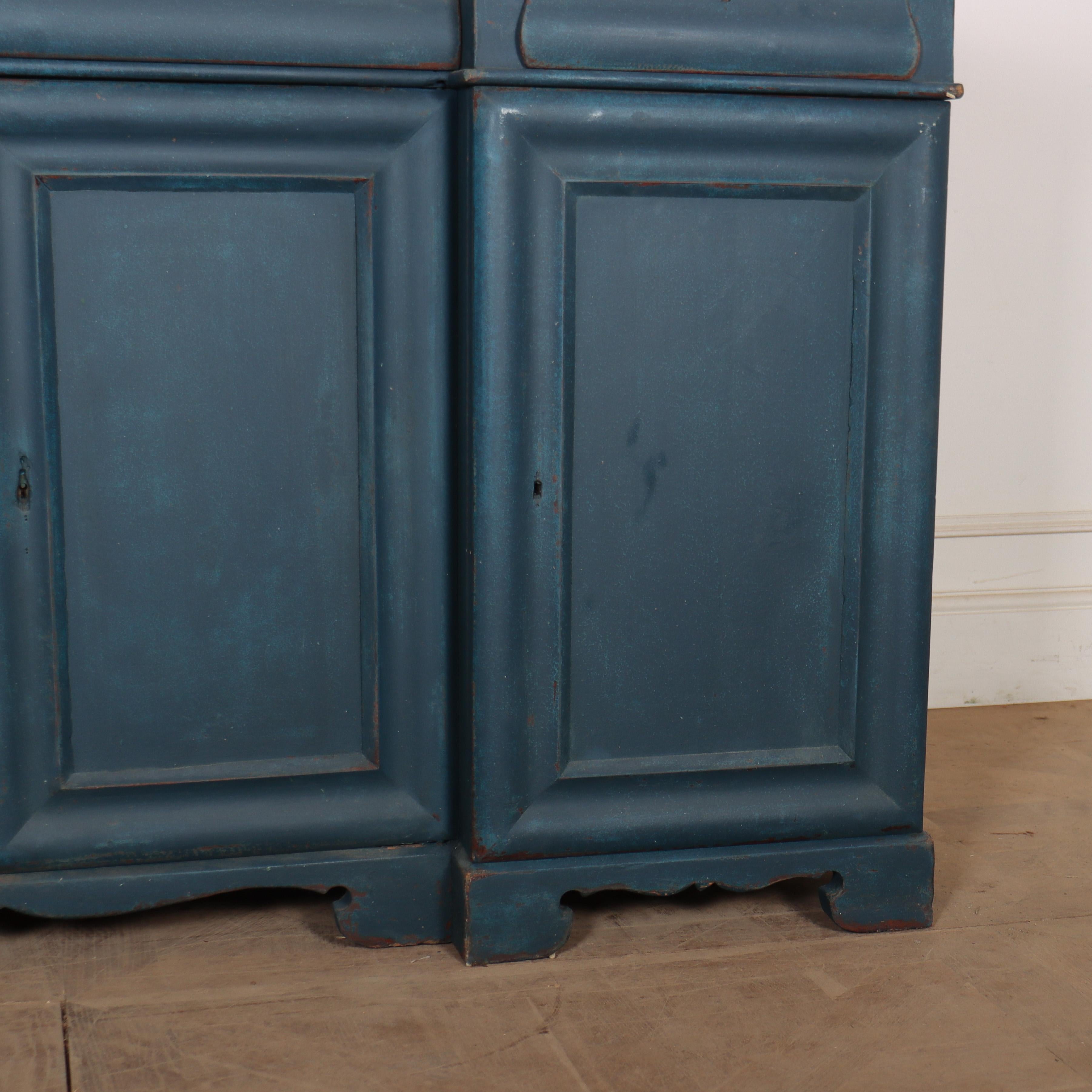 19th Century English Inverted Breakfront Buffet In Good Condition For Sale In Leamington Spa, Warwickshire