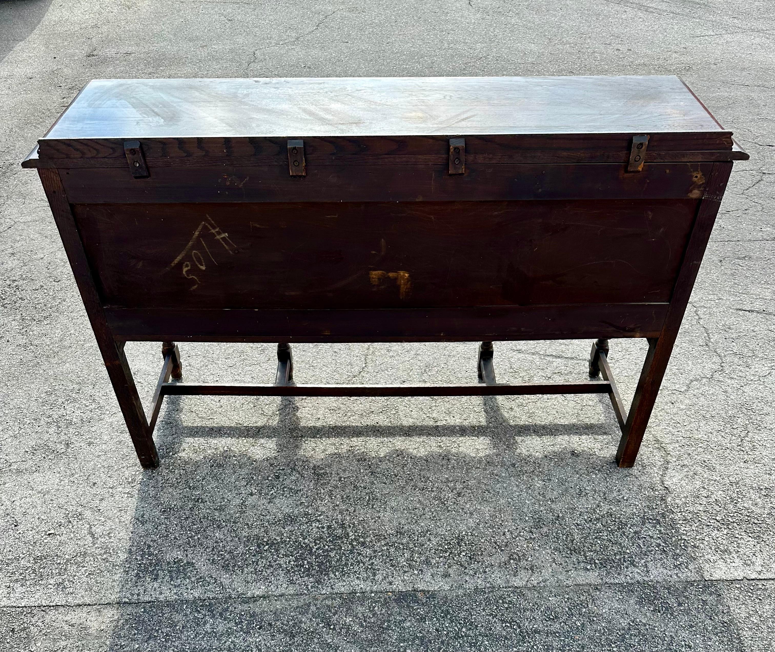Credenza e credenza in legno intagliato del XIX secolo in stile giacobino inglese in vendita 6