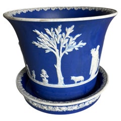 19. Jahrhundert Englisch Jaspisware Pflanzer und Stand in Blau und Weiß.  