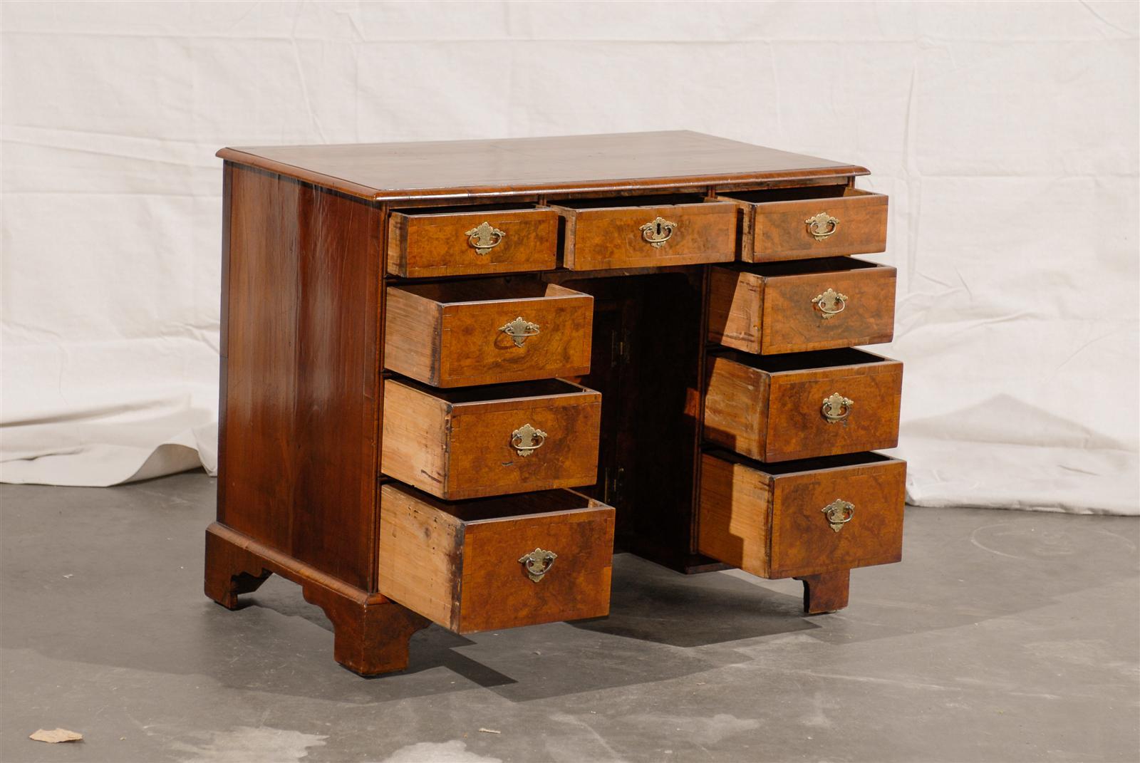 19th Century English Knee Hole Desk with Burled Walnut Top For Sale 4