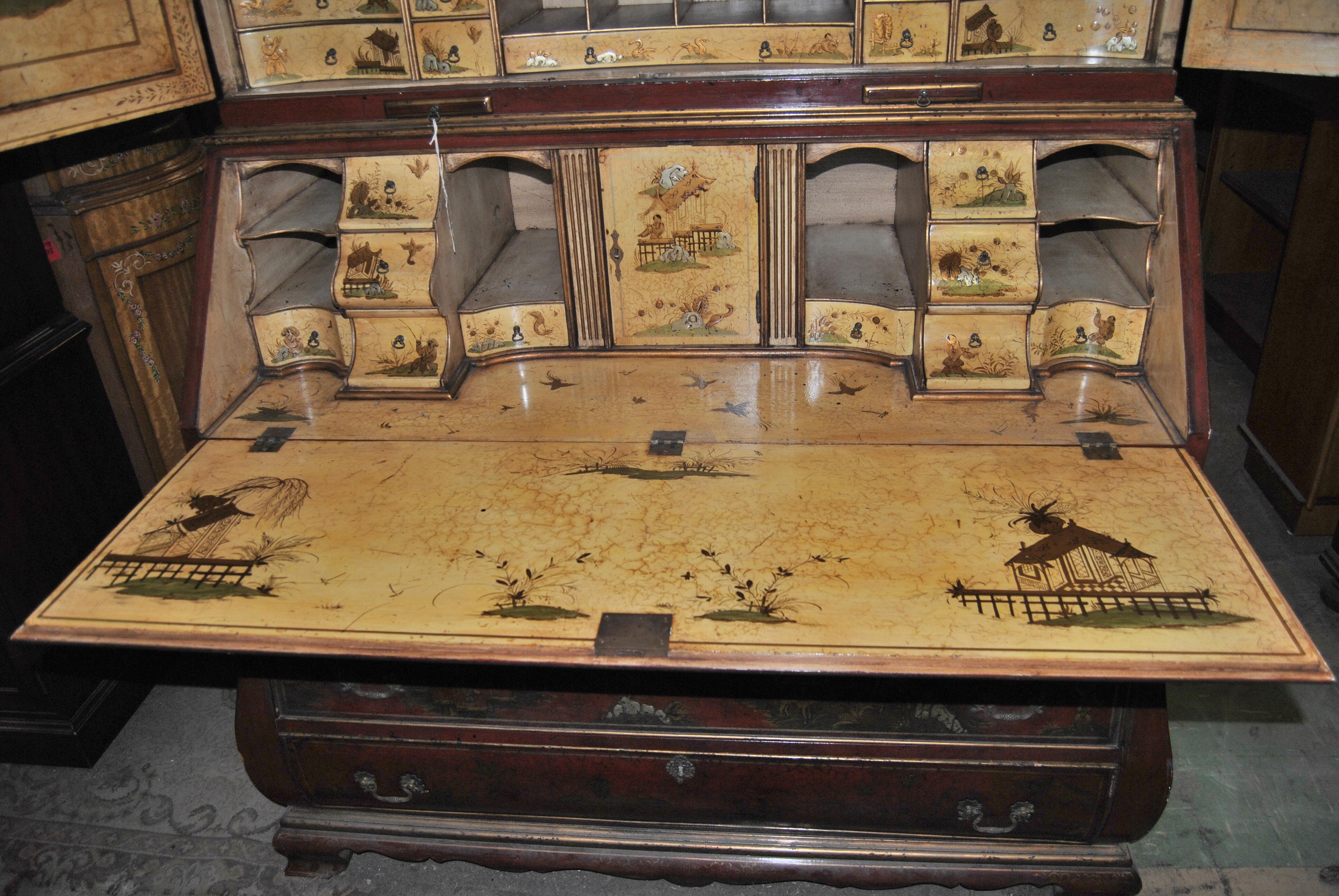 19th Century English Lacquered Gilt Chinoisoire Bookcase Secretary or Desk In Good Condition In Savannah, GA