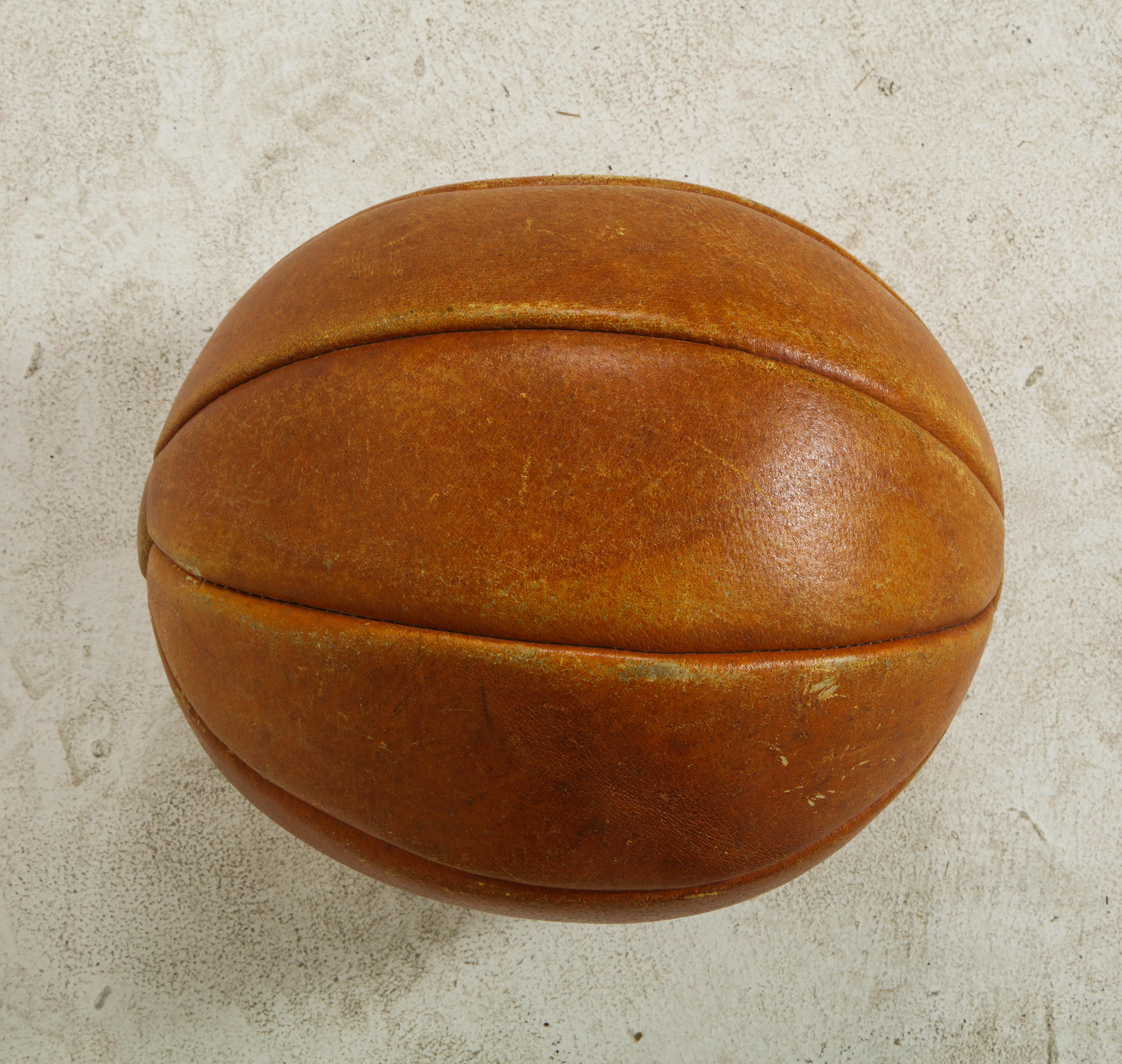 Early 20th Century English Leather Ball For Sale 8