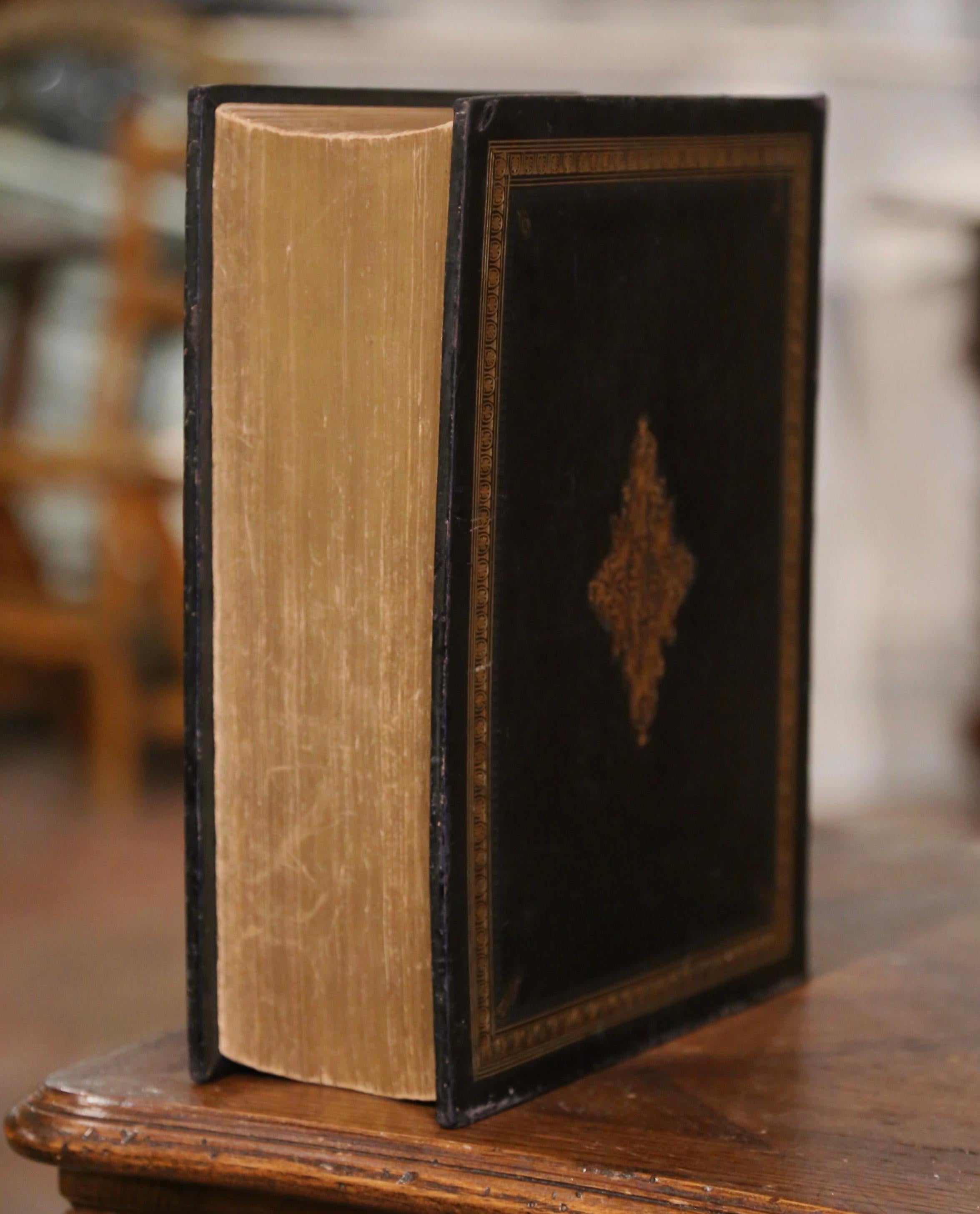 19th Century English Leather Bound and Gilt Holy Bible by John Brown Dated 1864 For Sale 5