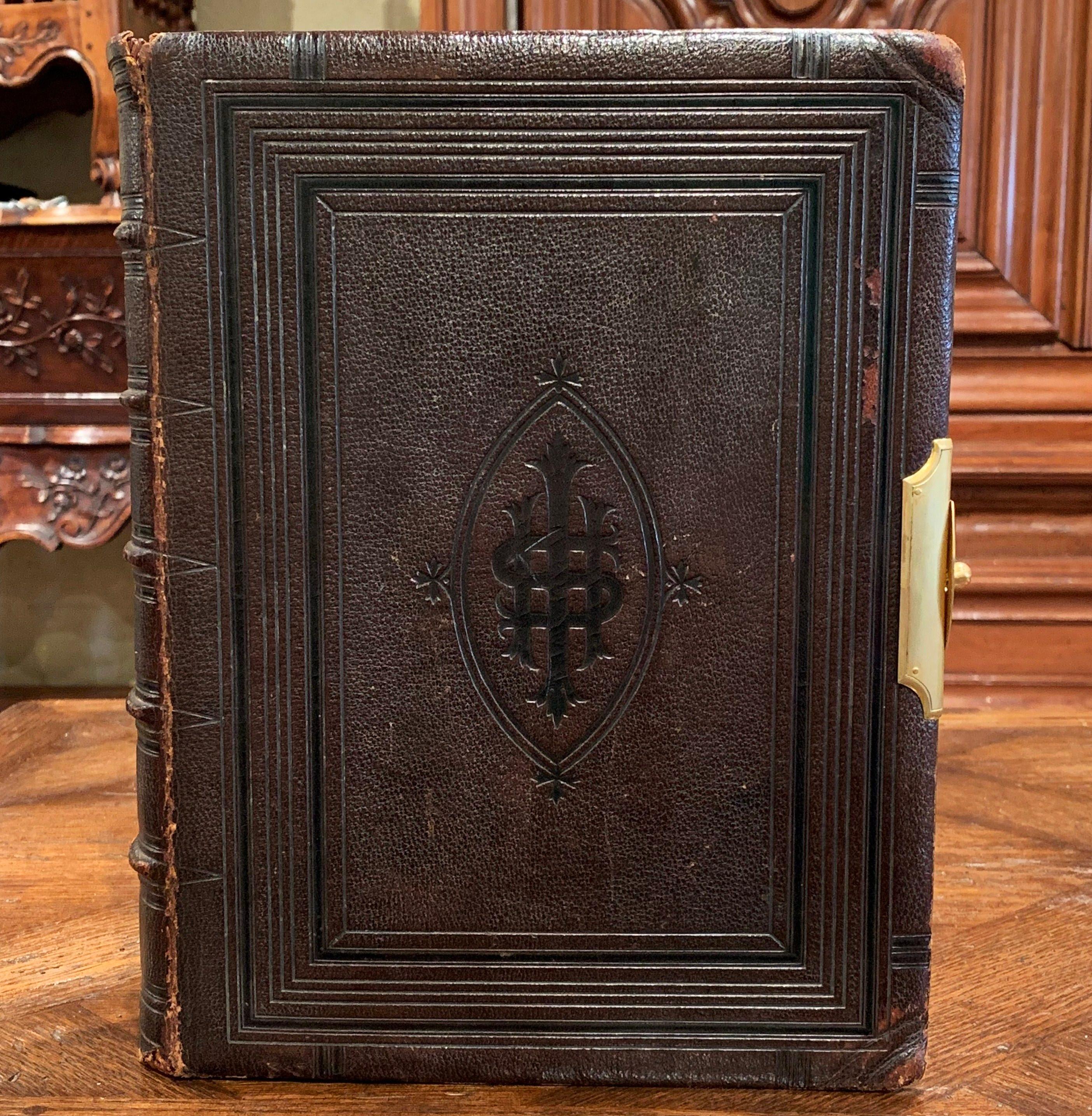 19th Century English Leather Bound Holy Bible with Gilt Tooling and Brass Lock In Excellent Condition In Dallas, TX