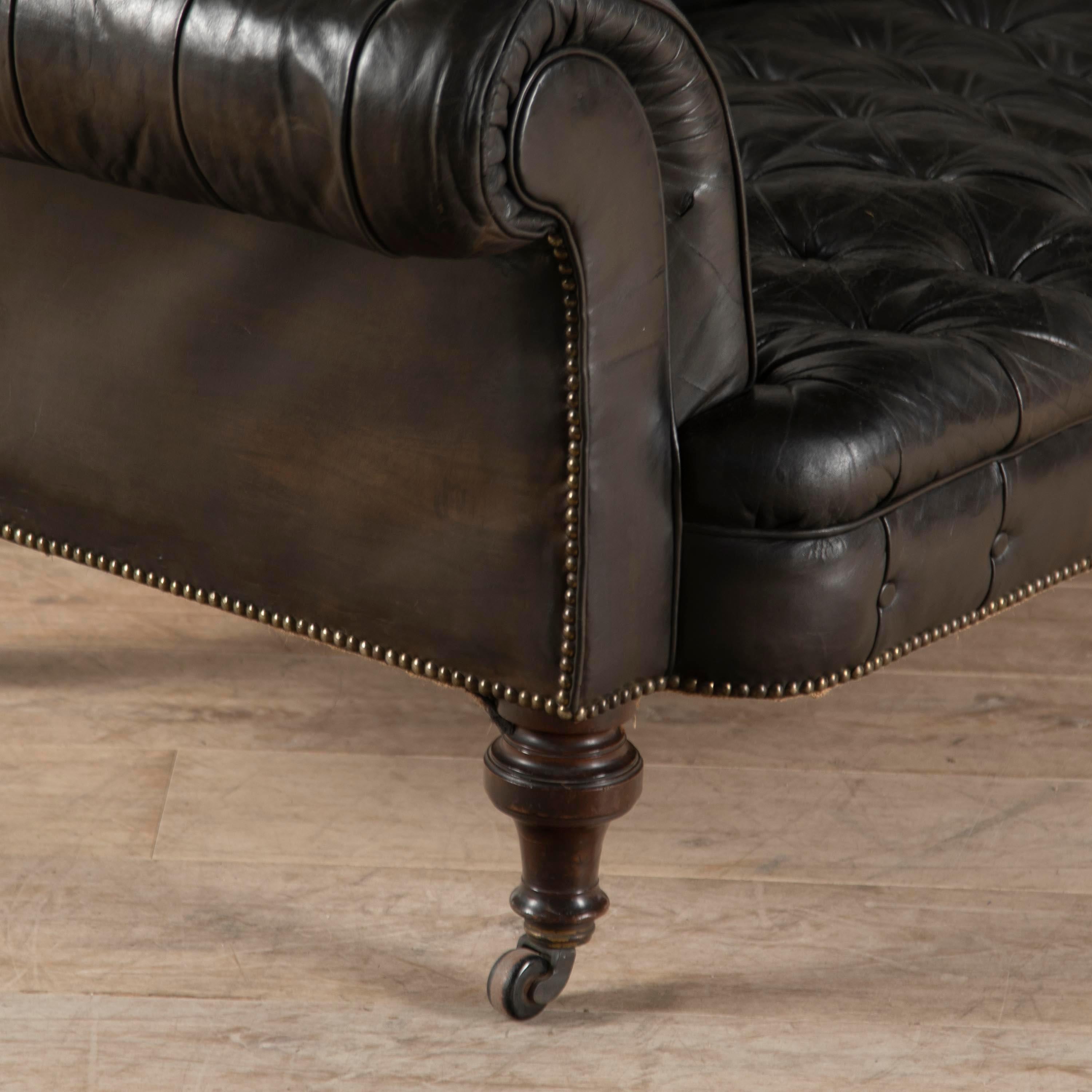 19th Century English Leather Chesterfield 1