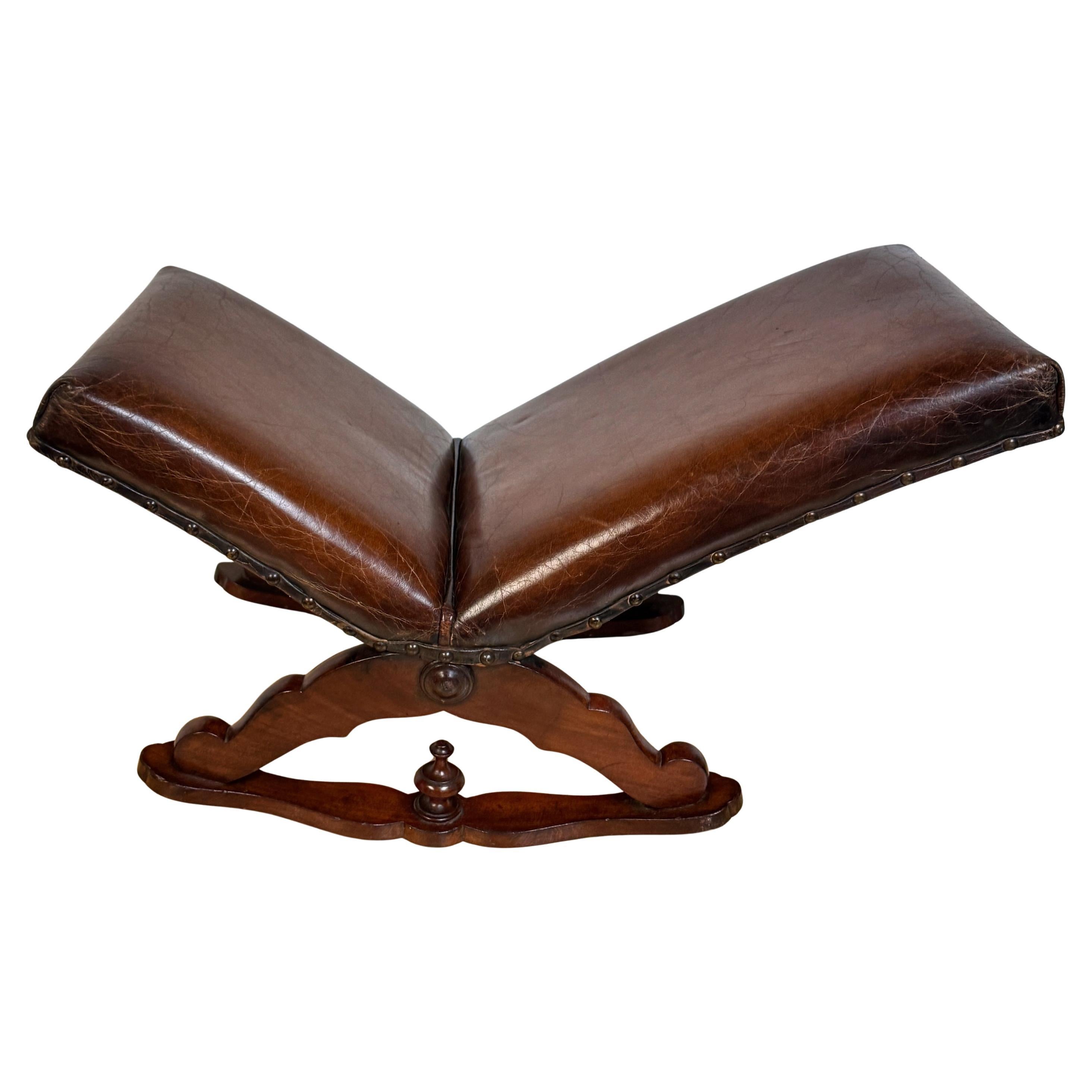 Tabouret de rocking/chair anglais du 19ème siècle en cuir dur sculpté