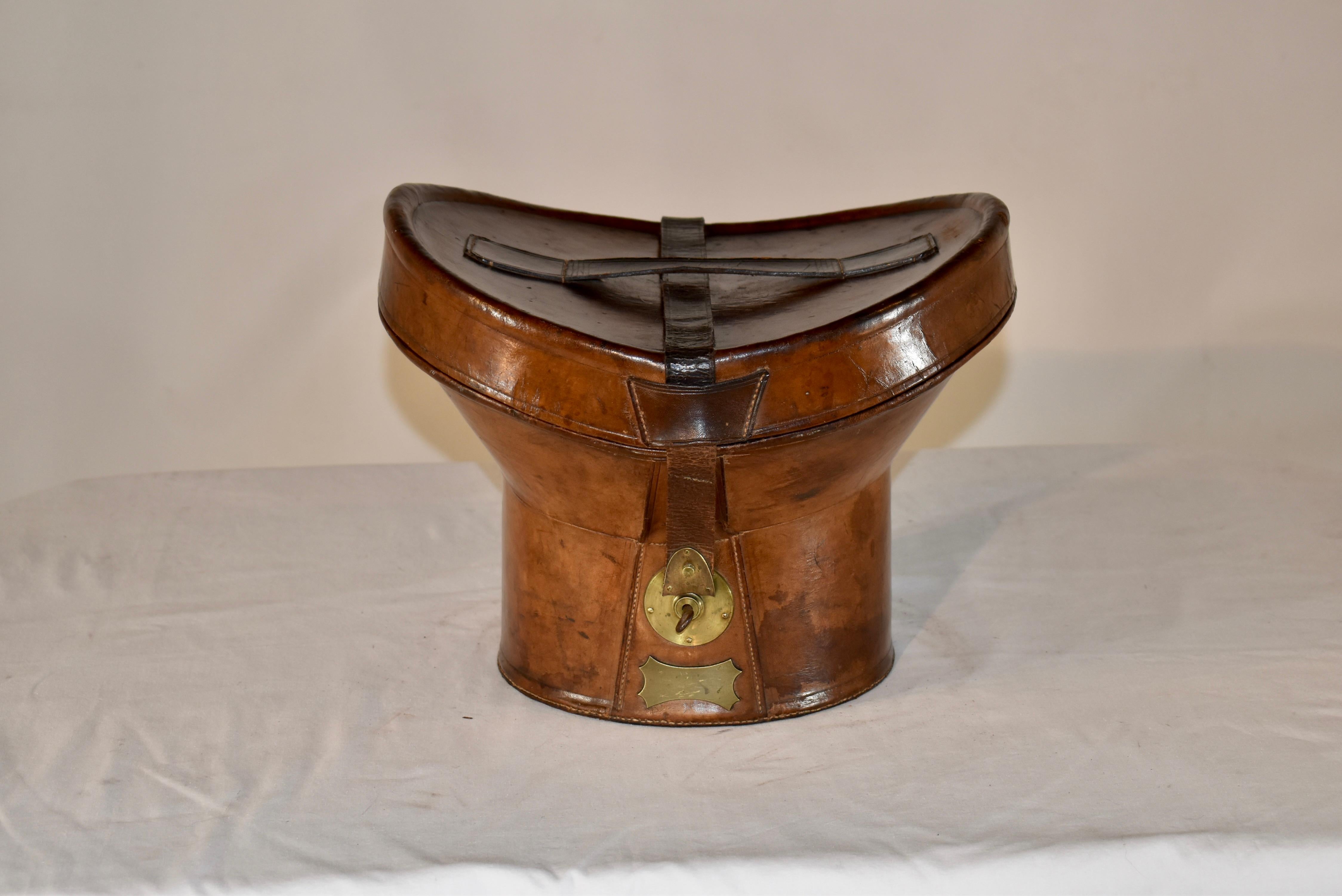Caja de sombreros inglesa de cuero del siglo XIX 8