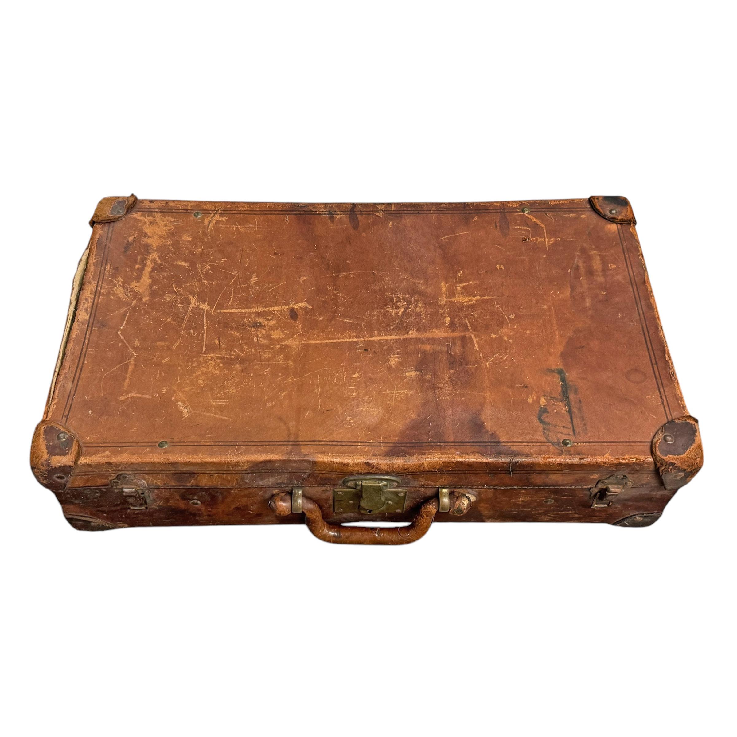 19th Century English Leather Suitcase For Sale 2