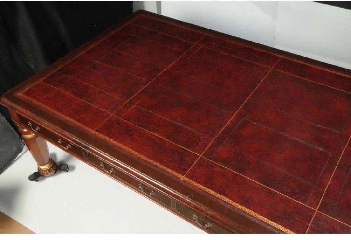 Englischer Konferenztisch aus Mahagoni mit Lederplatte aus dem 19. Jahrhundert im Zustand „Gut“ im Angebot in Charleston, SC