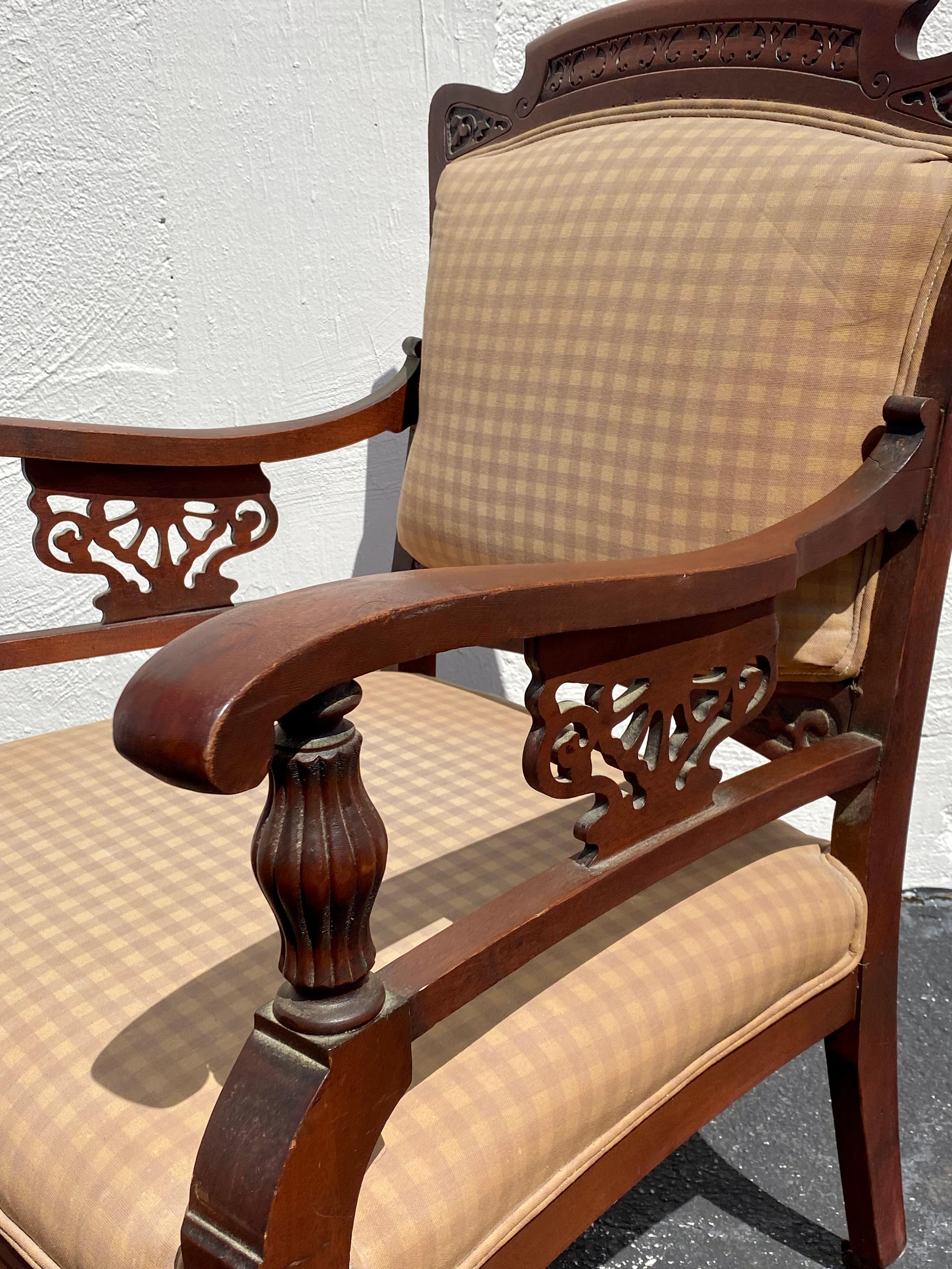 Chaise de bibliothèque anglaise du 19ème siècle sur roulettes en vente 6