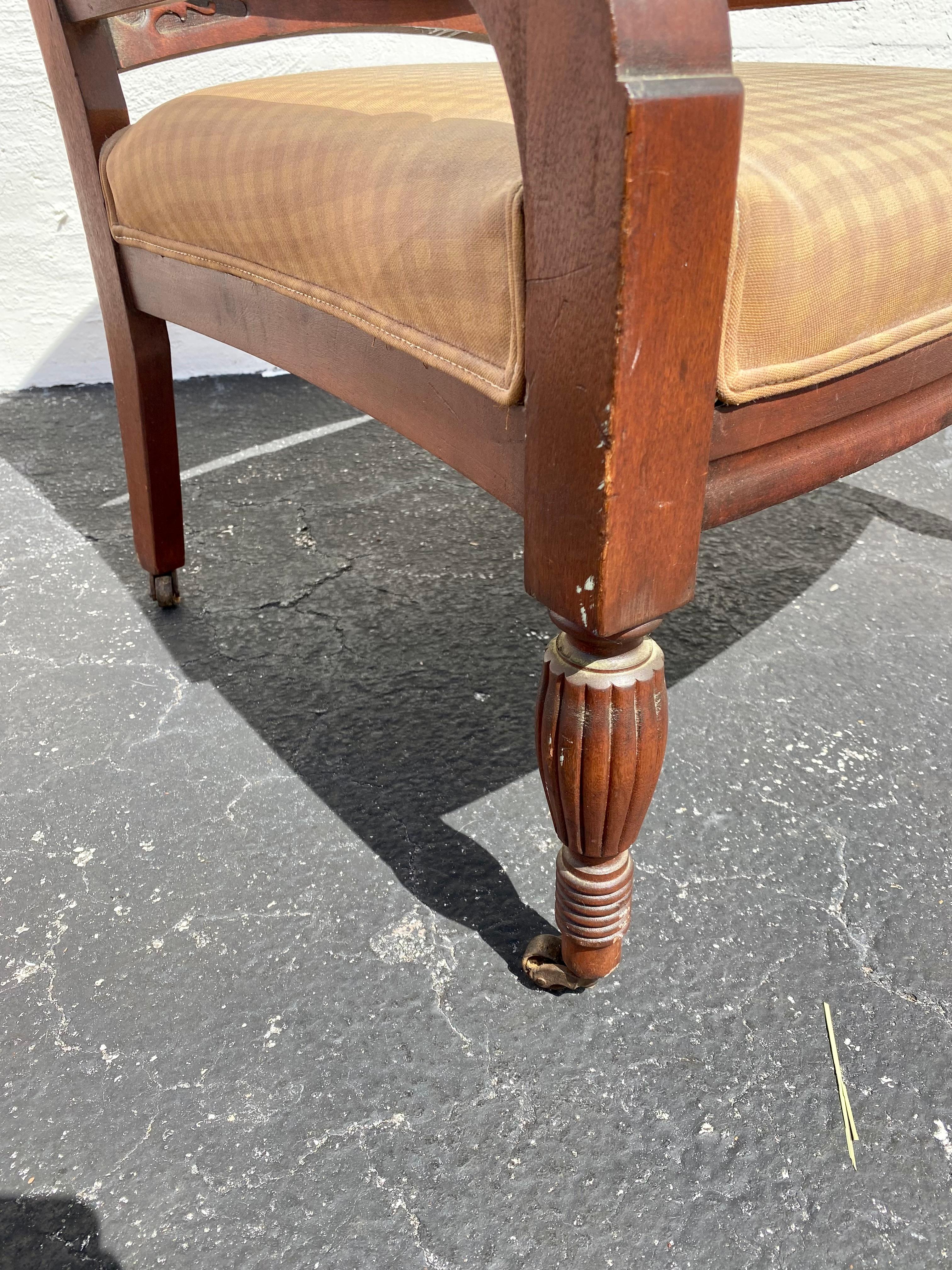 Chaise de bibliothèque anglaise du 19ème siècle sur roulettes en vente 9