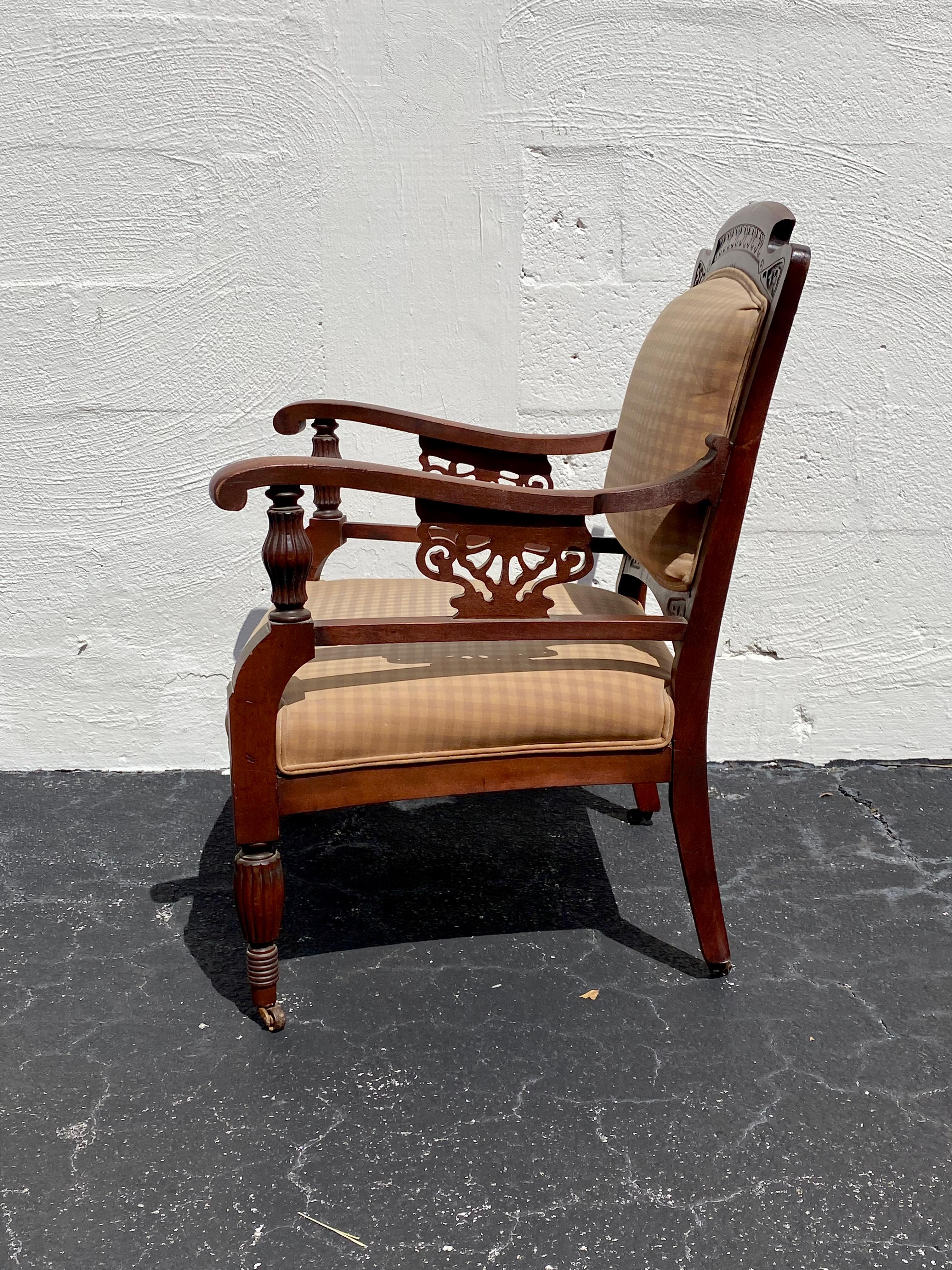 Chaise de bibliothèque anglaise du 19ème siècle sur roulettes en vente 2