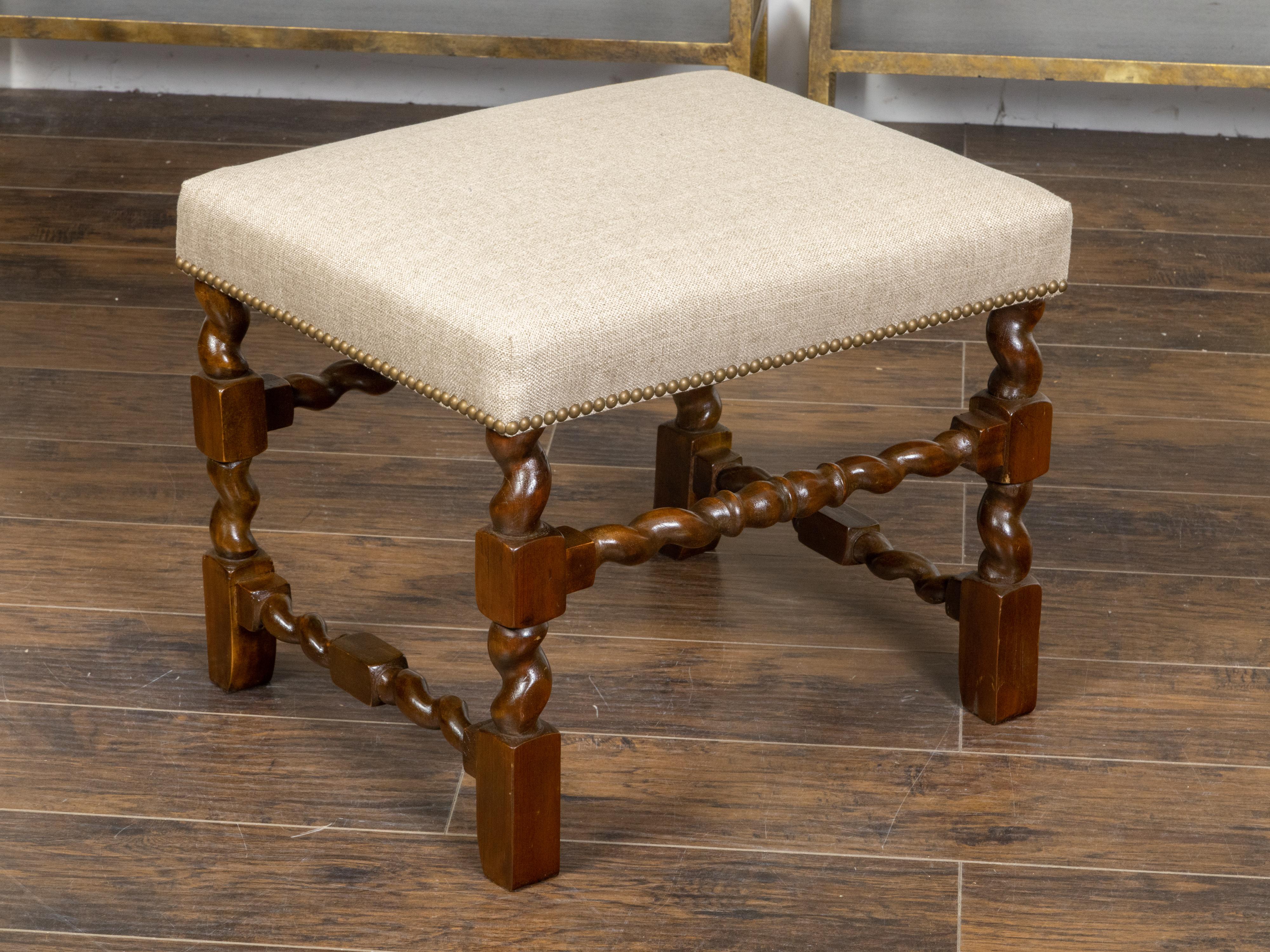 Siglo XIX Inglés Lino Tapizado Barley Twist Taburete de Roble Nailhead Trim siglo XIX en venta