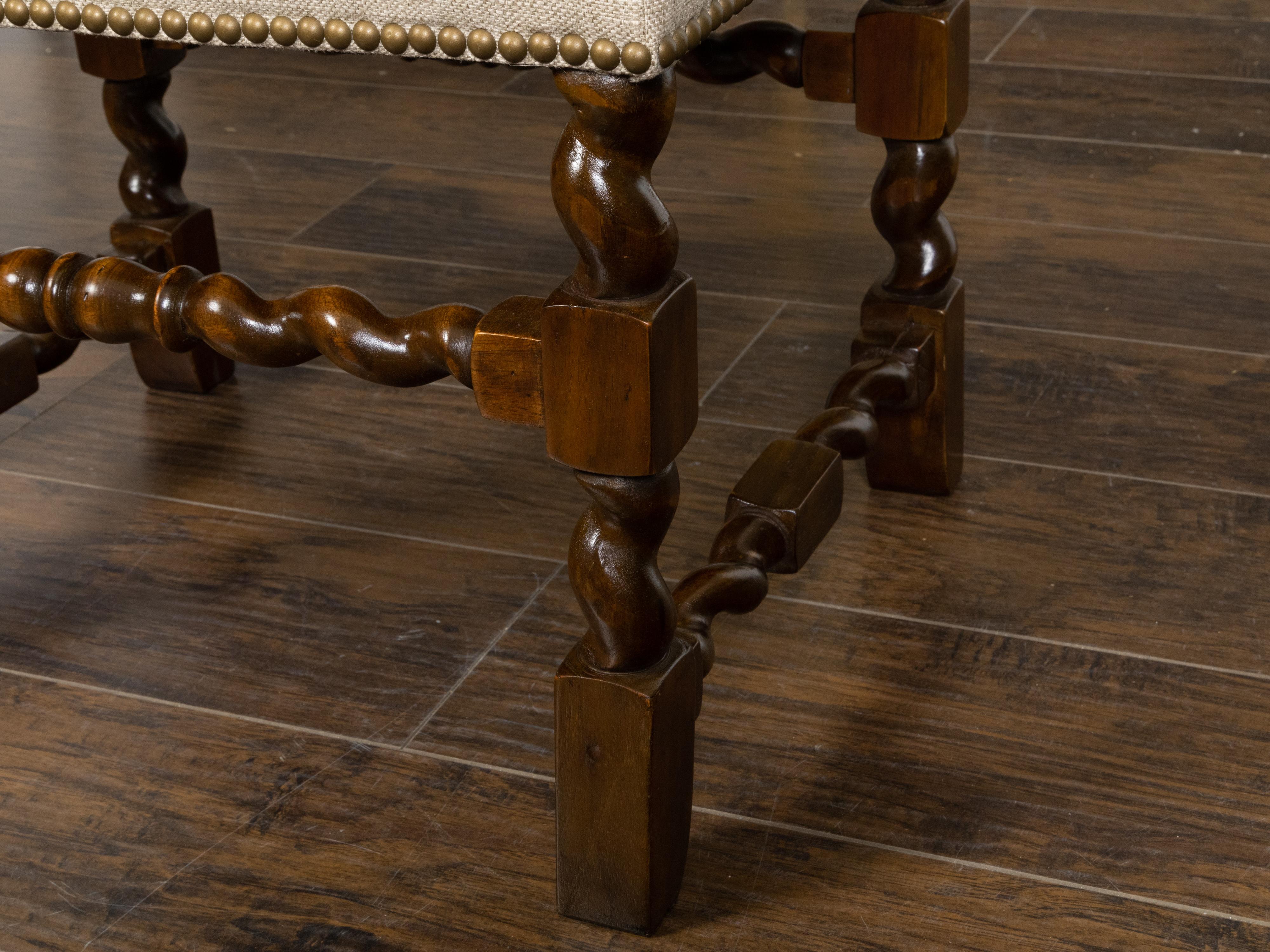 Siglo XIX Inglés Lino Tapizado Barley Twist Taburete de Roble Nailhead Trim en venta 3