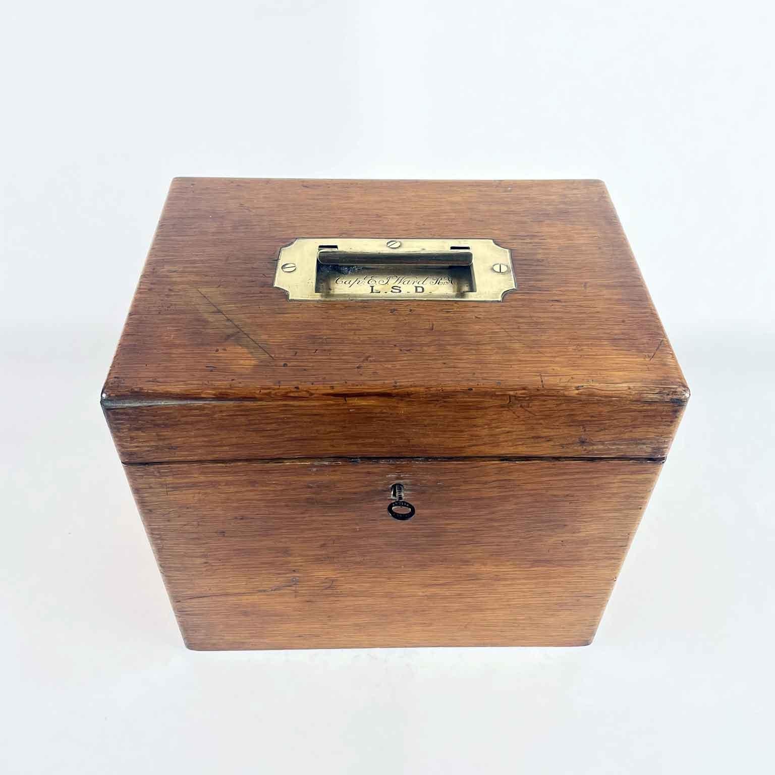 Early Victorian 19th Century English Liquor Bottle Case with Chubb Lock and Handle  For Sale
