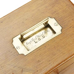 Englisches Likörflaschenetui des 19. Jahrhunderts mit Chubb-Schlüssel und Griff