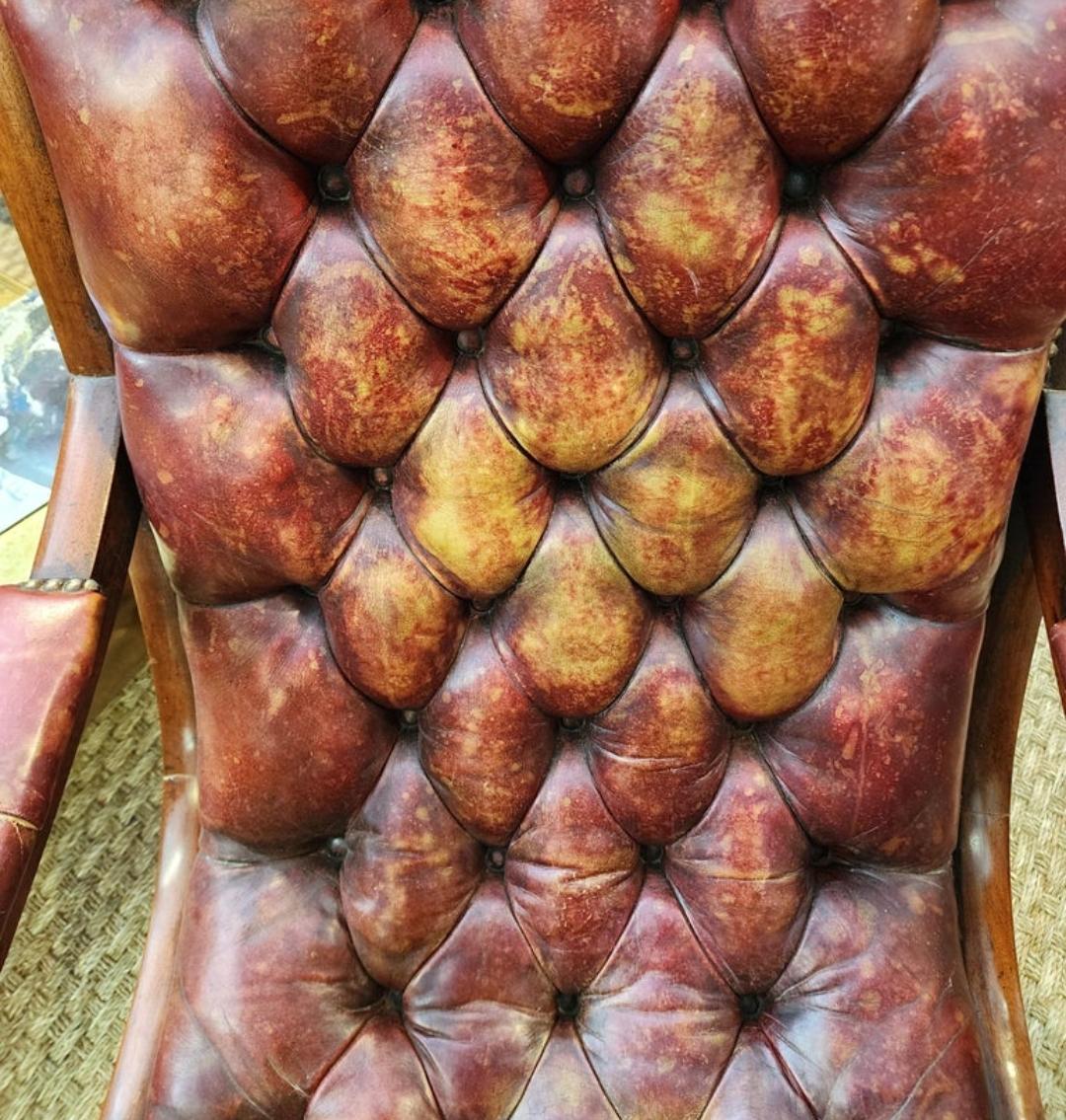 Chaise de relaxation anglaise du 19ème siècle en cuir et acajou  en vente 2