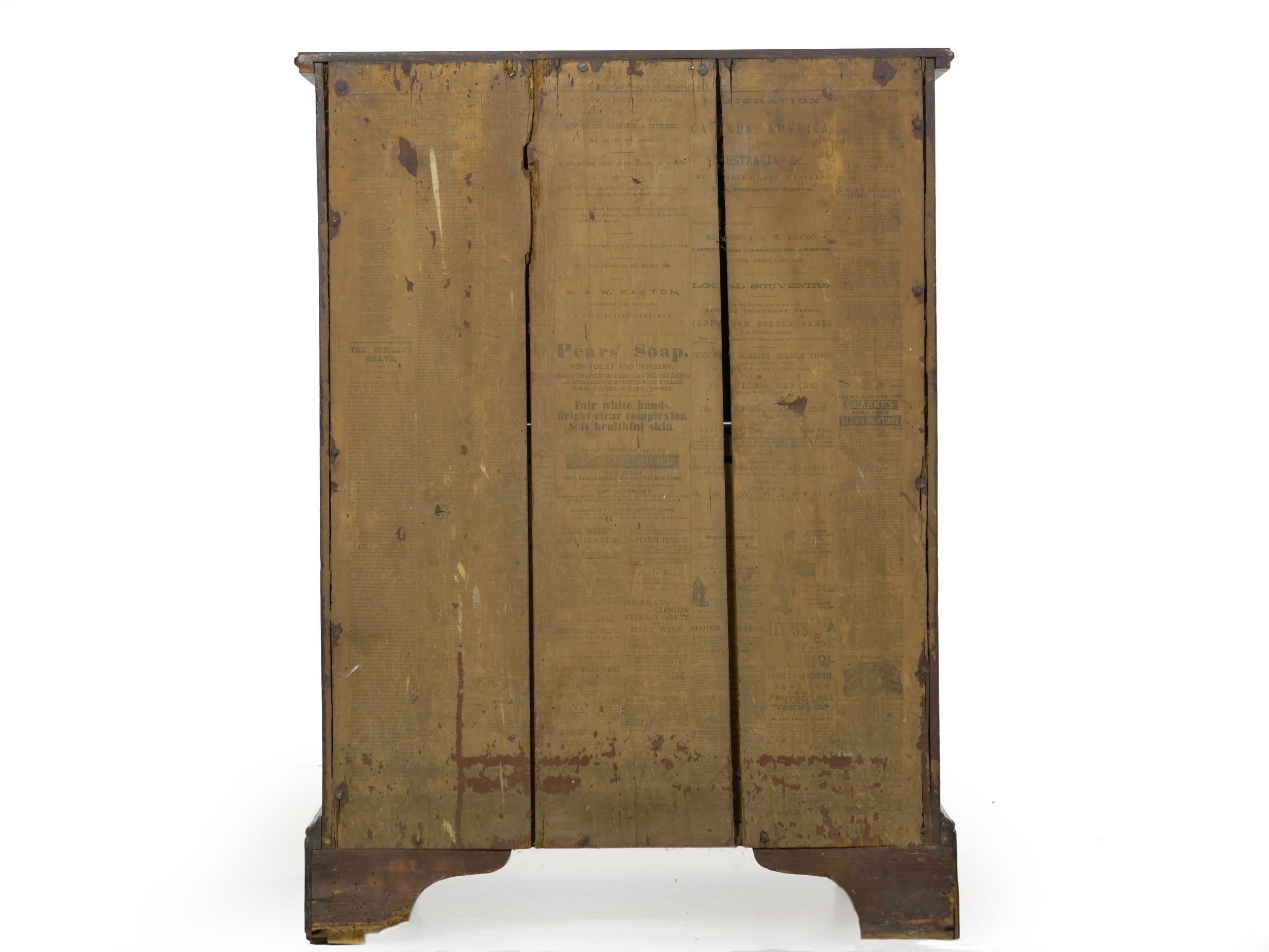 Antiker englischer Nachttisch aus Mahagoni des 19. Jahrhunderts / Büroschrank (Messing)