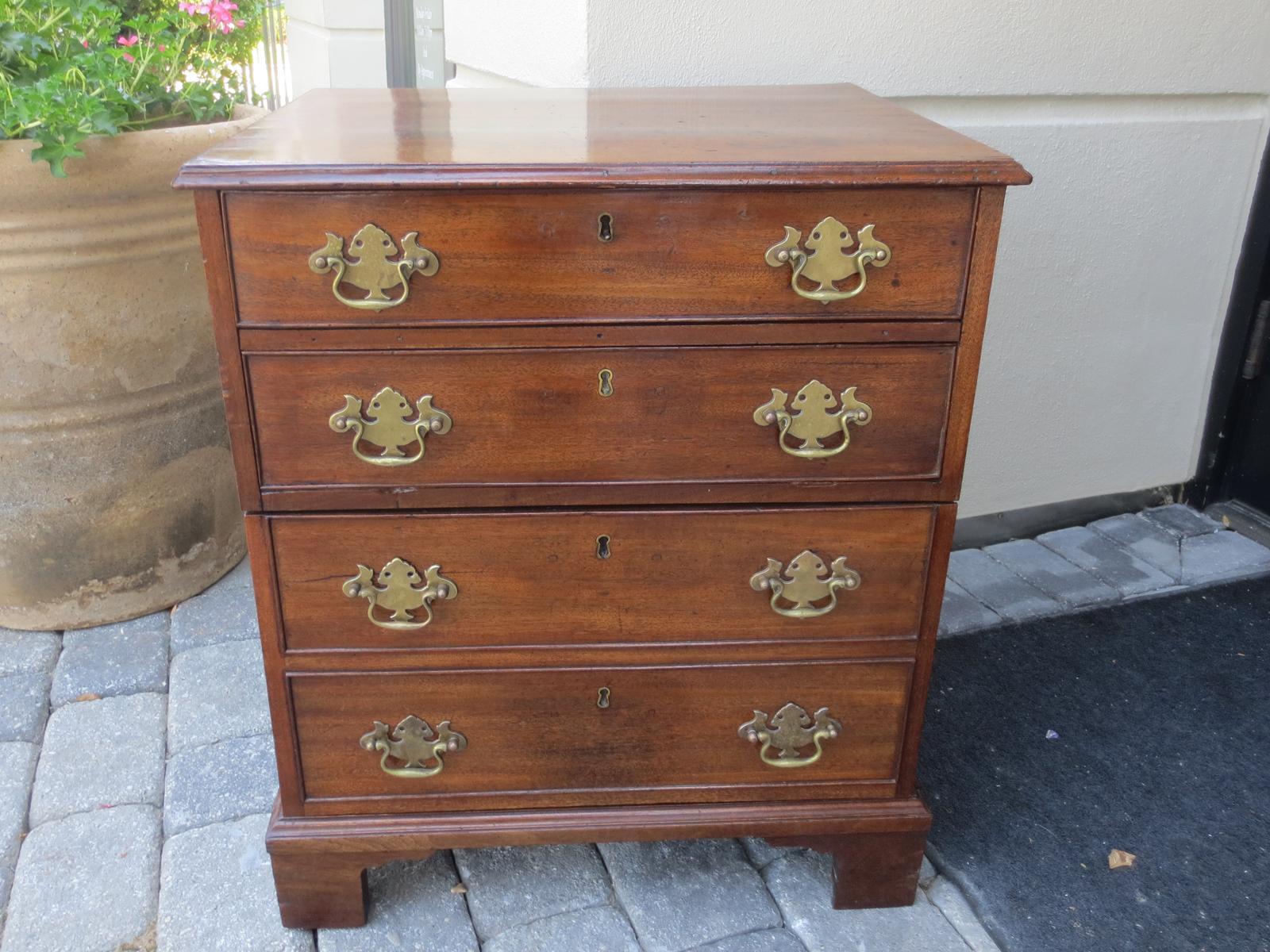 19th century English mahogany bachelor's chest, four drawers.