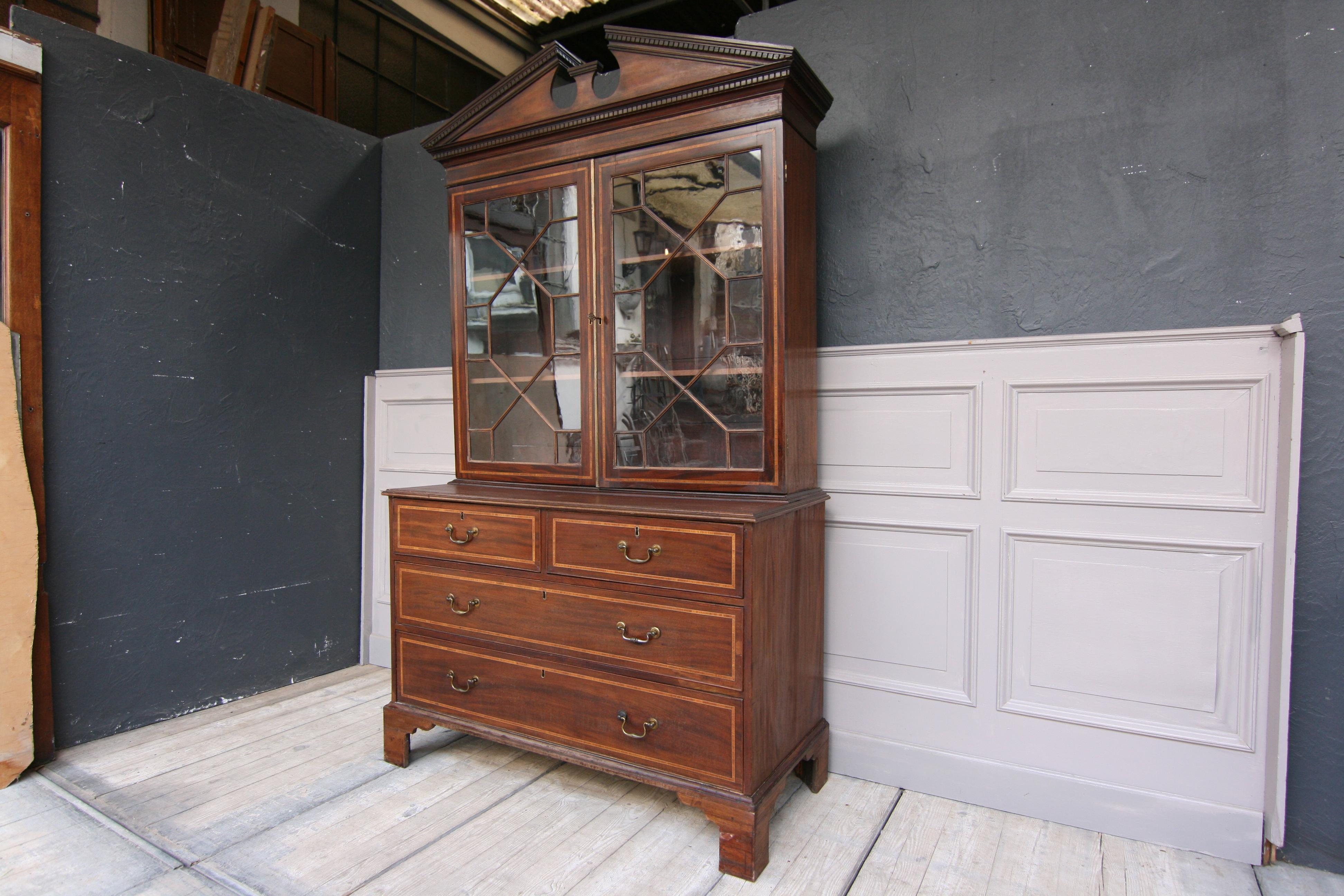 Chippendale 19th Century English Mahogany Bookcase Cabinet