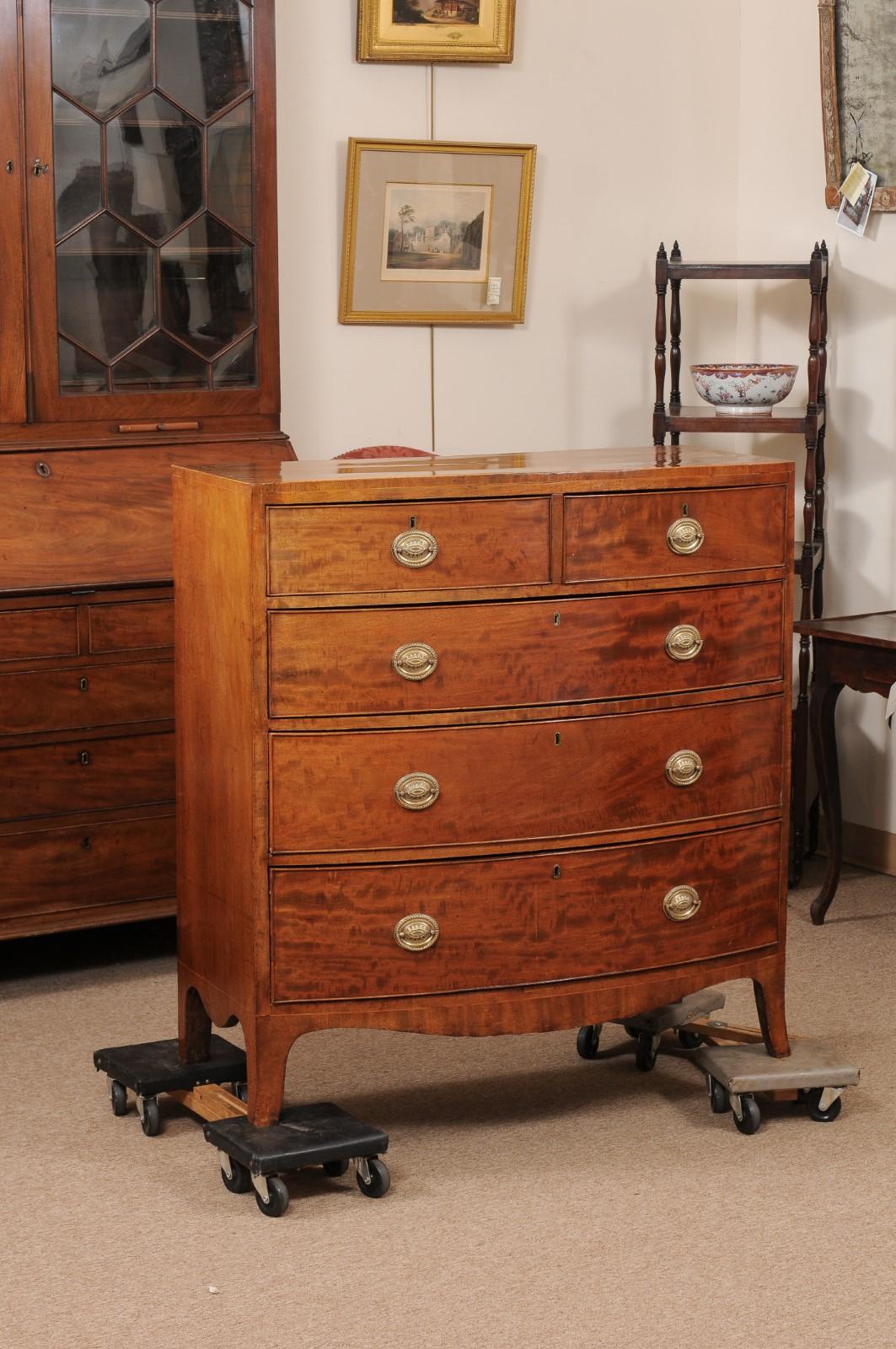 19th Century English Mahogany Bowfront Chest with String Inlay, 5 Drawers  For Sale 7