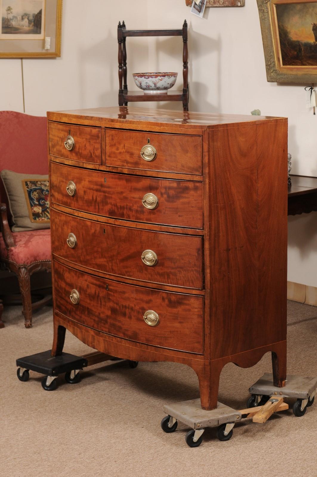 19th Century English Mahogany Bowfront Chest with String Inlay, 5 Drawers  For Sale 4