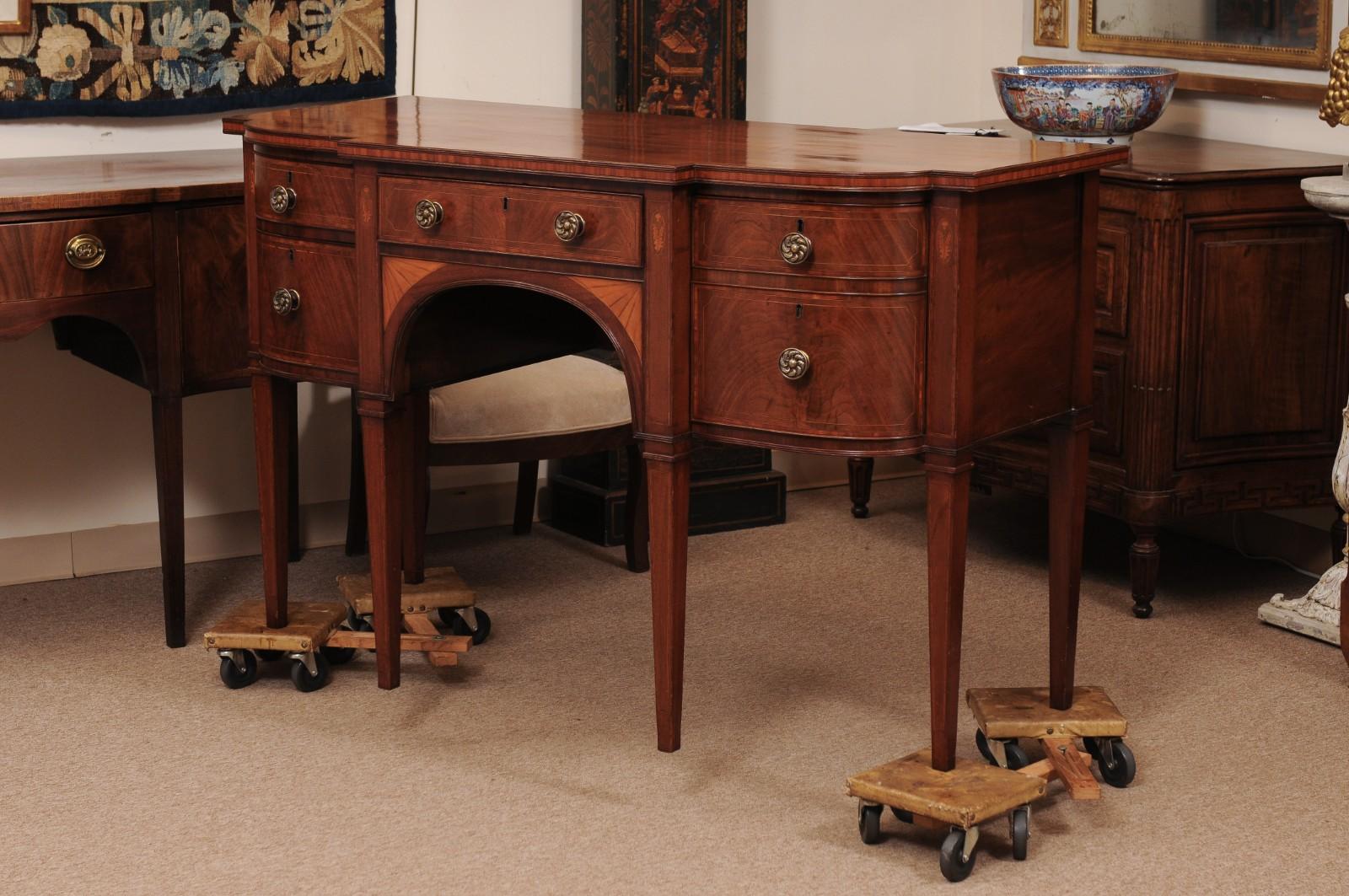 Englisches Mahagoni-Bowfront-Sideboard aus dem 19. im Angebot 8