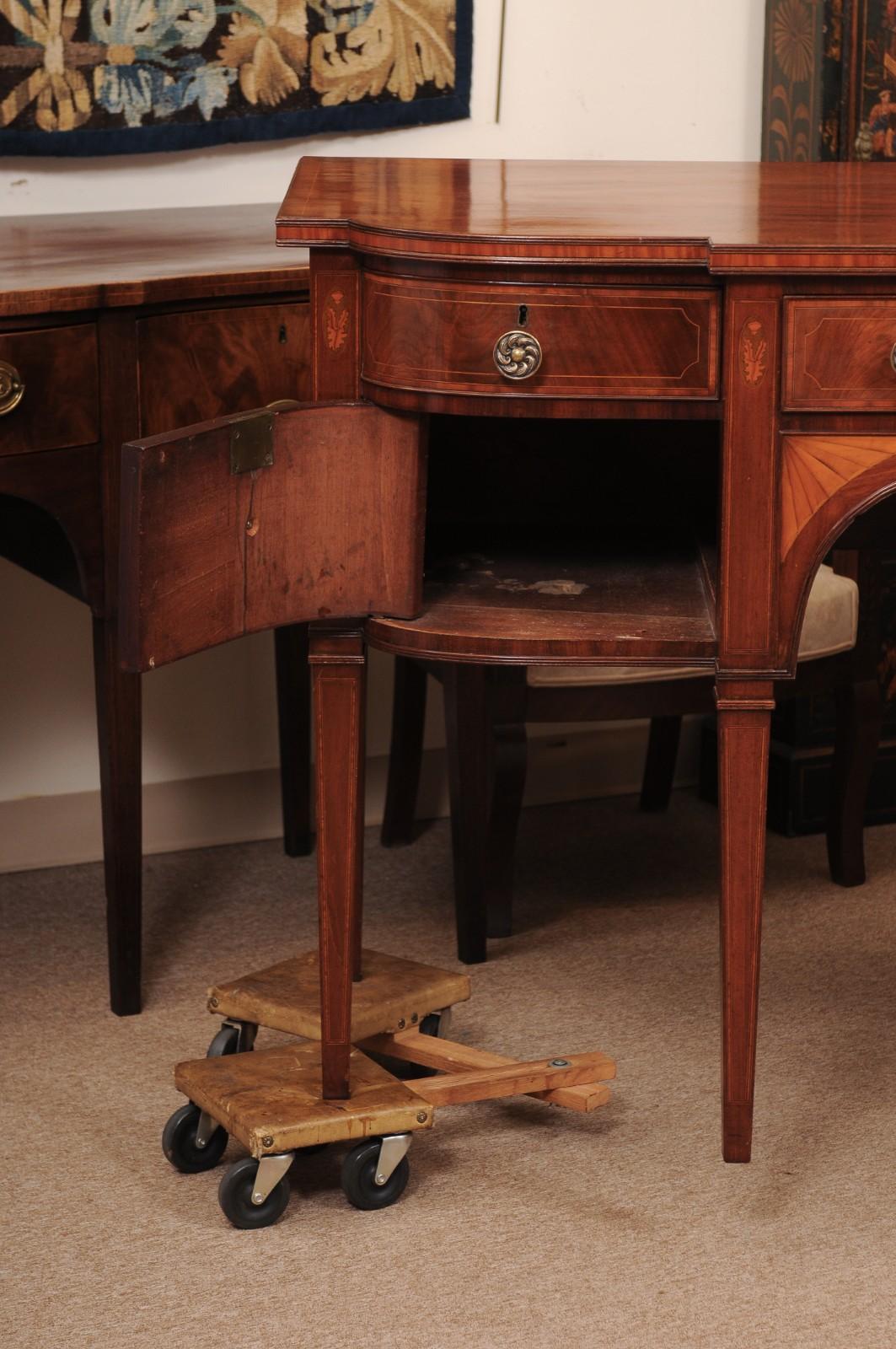 Englisches Mahagoni-Bowfront-Sideboard aus dem 19. im Angebot 10