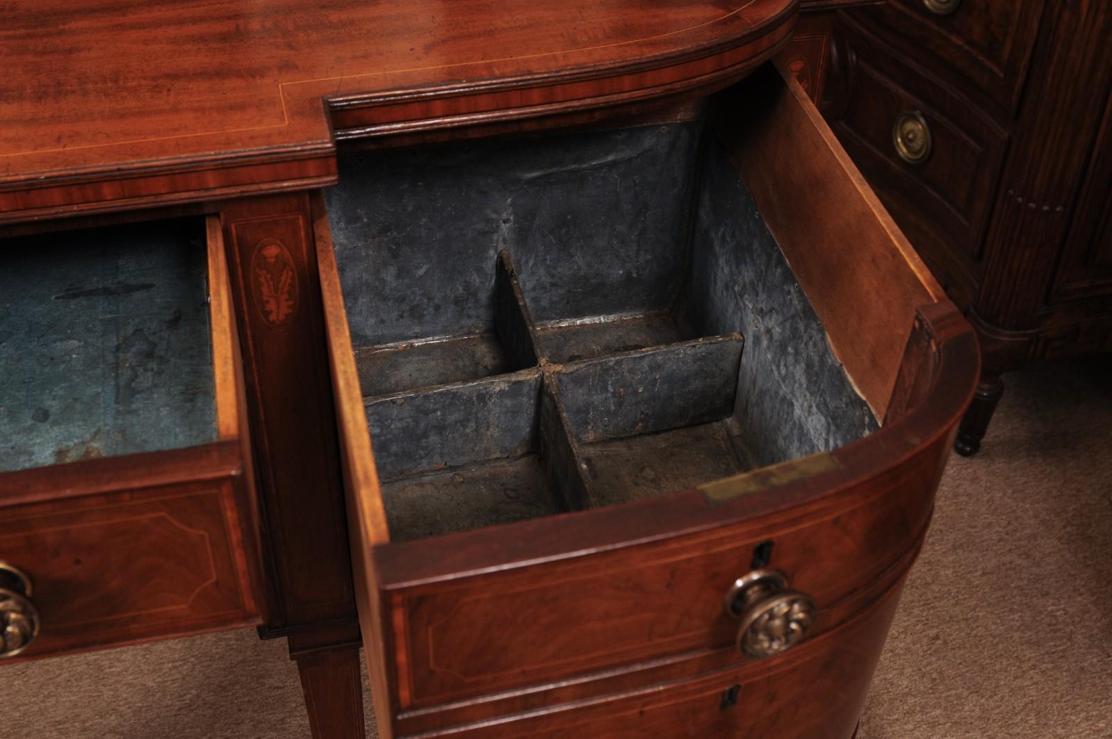 Englisches Mahagoni-Bowfront-Sideboard aus dem 19. im Angebot 2
