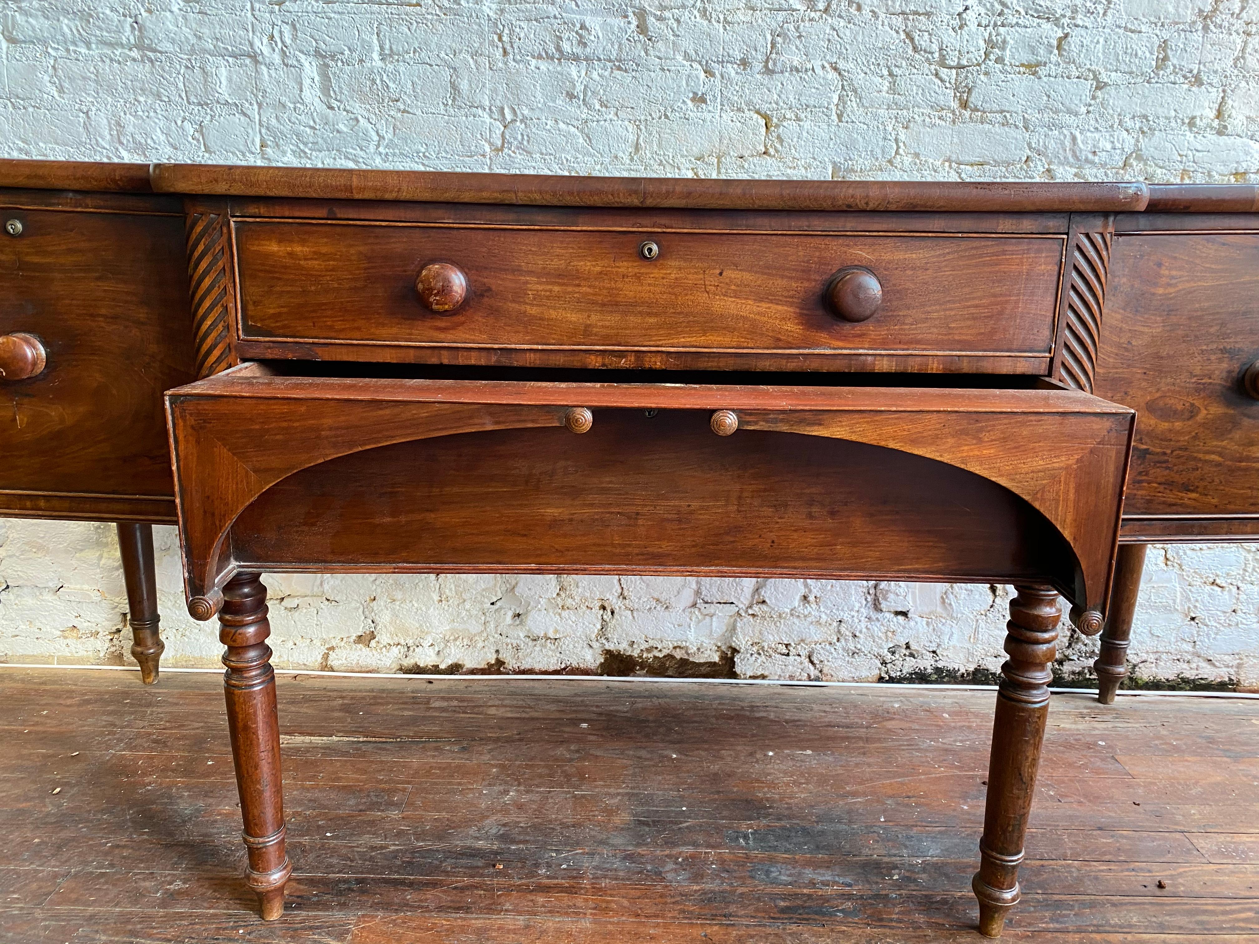 19th Century English Mahogany Breakfront Sideboard For Sale 1