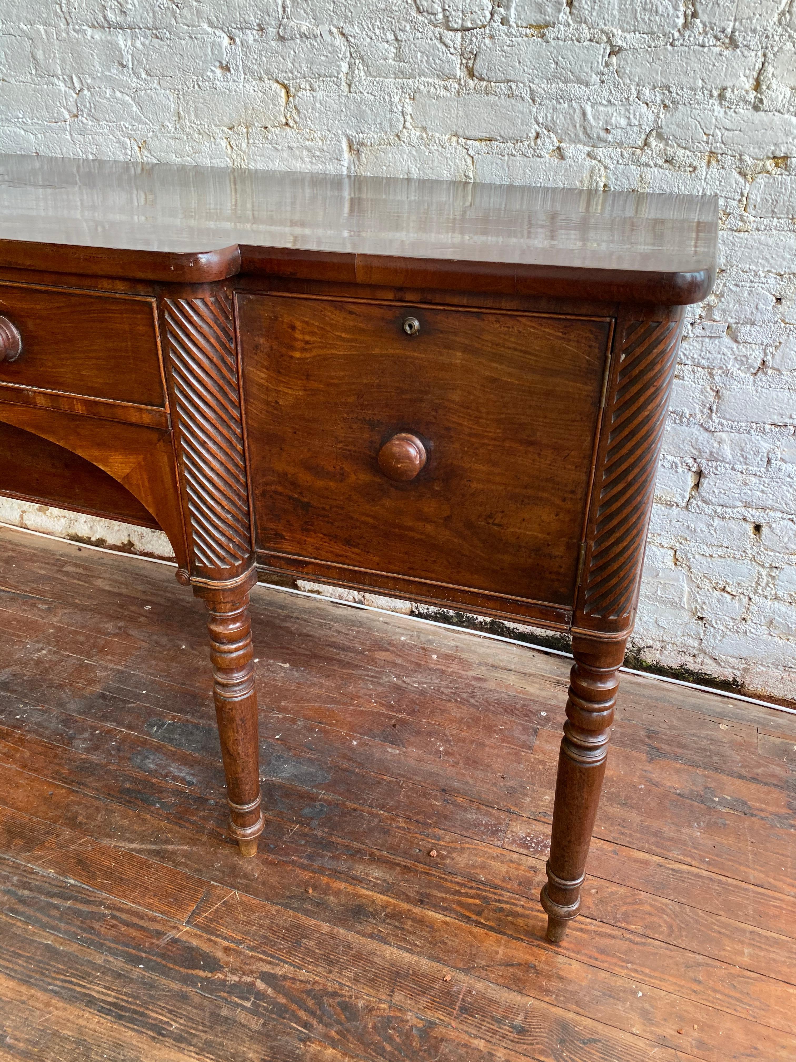 19th Century English Mahogany Breakfront Sideboard For Sale 3