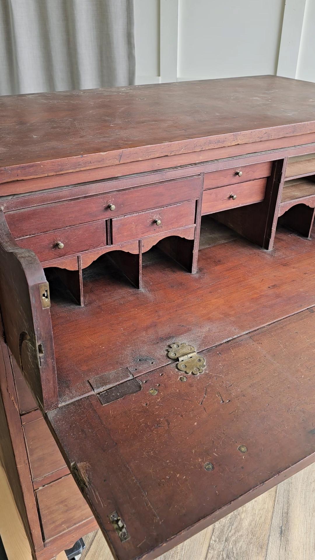 Scrivania inglese in mogano del XIX secolo Non restaurata - Restauro in corso in vendita 1
