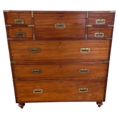 Secrétaire de campagne / commode en acajou anglais du XIXe siècle