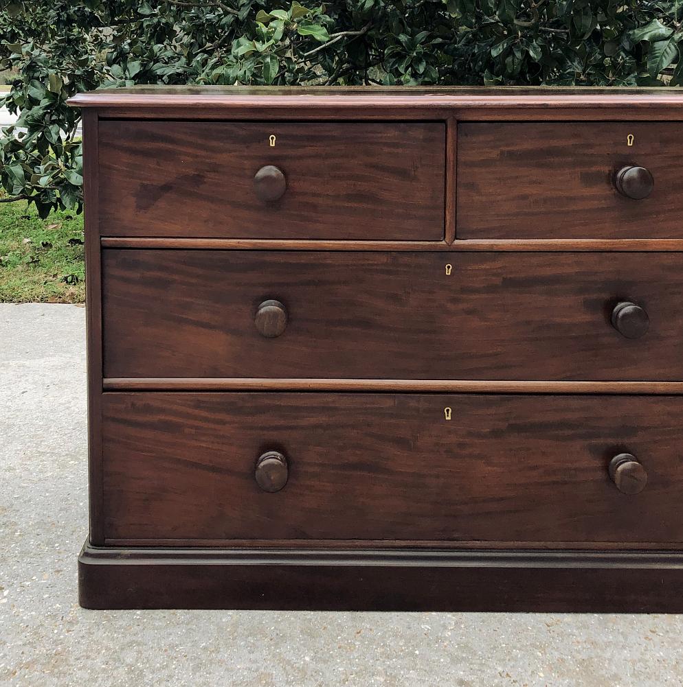 19th Century English Mahogany Chest of Drawers by Hobbs & Co. 3