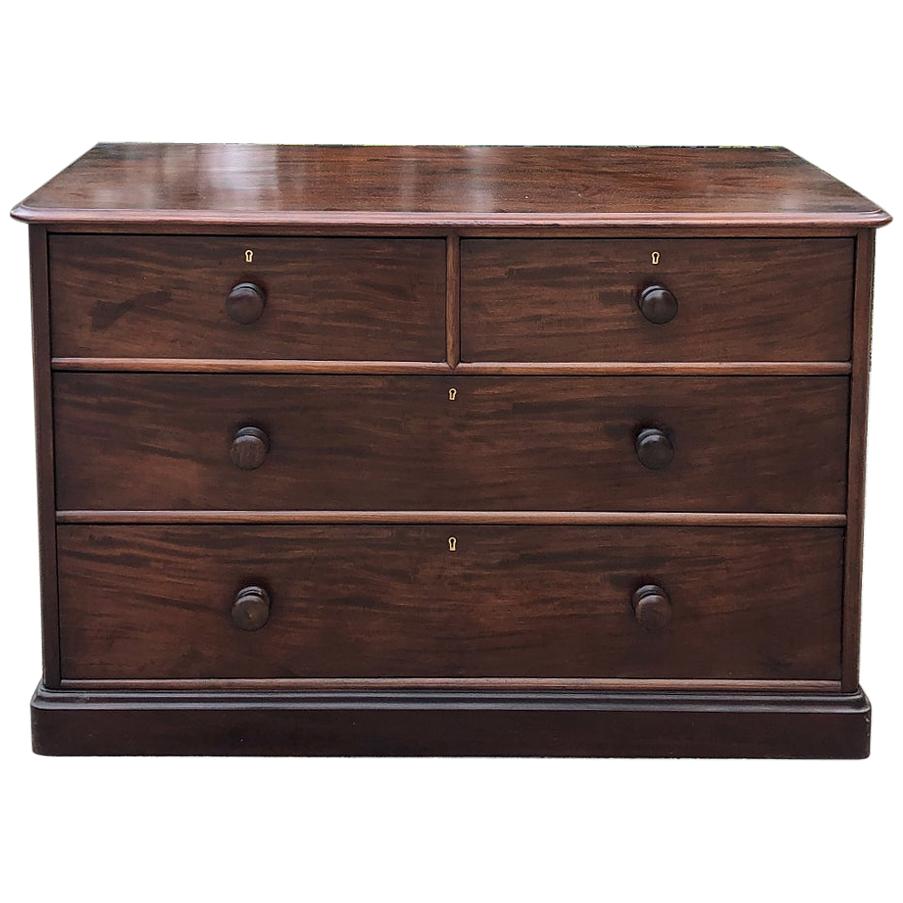 19th Century English Mahogany Chest of Drawers by Hobbs & Co.