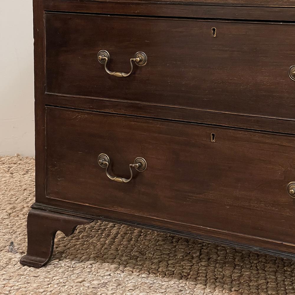 19th Century English Mahogany Chest of Drawers For Sale 11