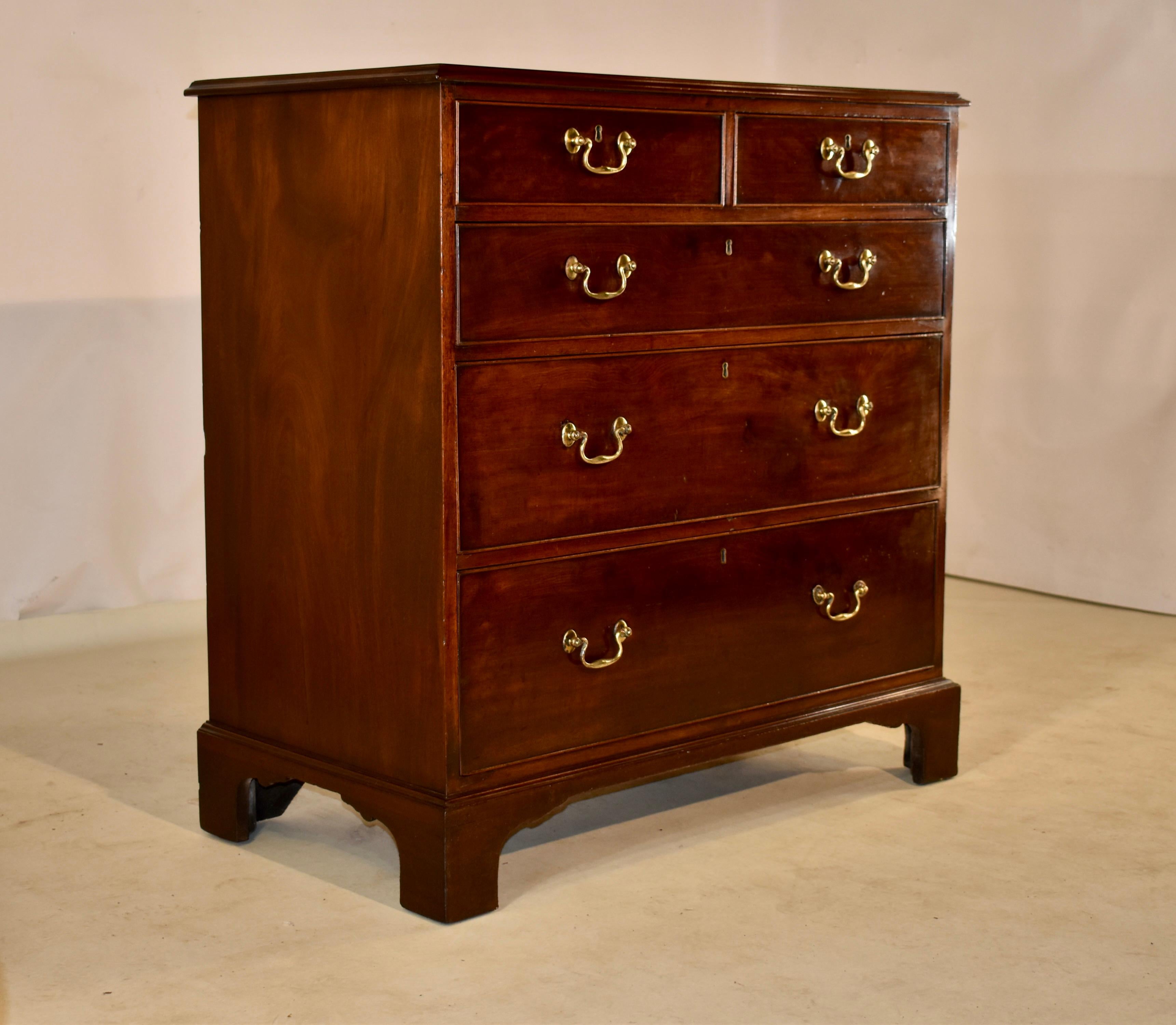 19th Century English Mahogany Chest of Drawers For Sale 1