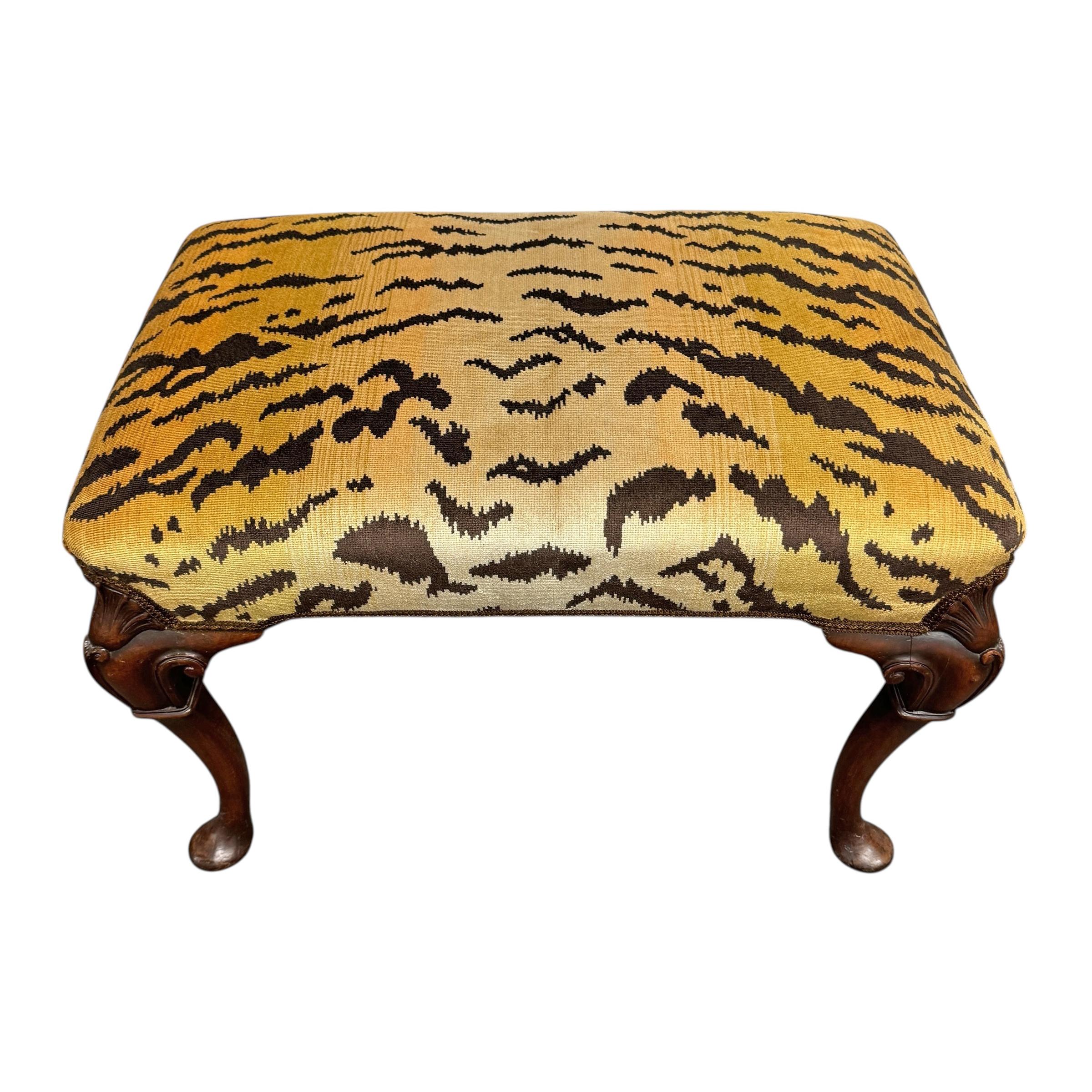 Banc de style Chippendale en acajou anglais du 19e siècle Bon état - En vente à Chicago, IL