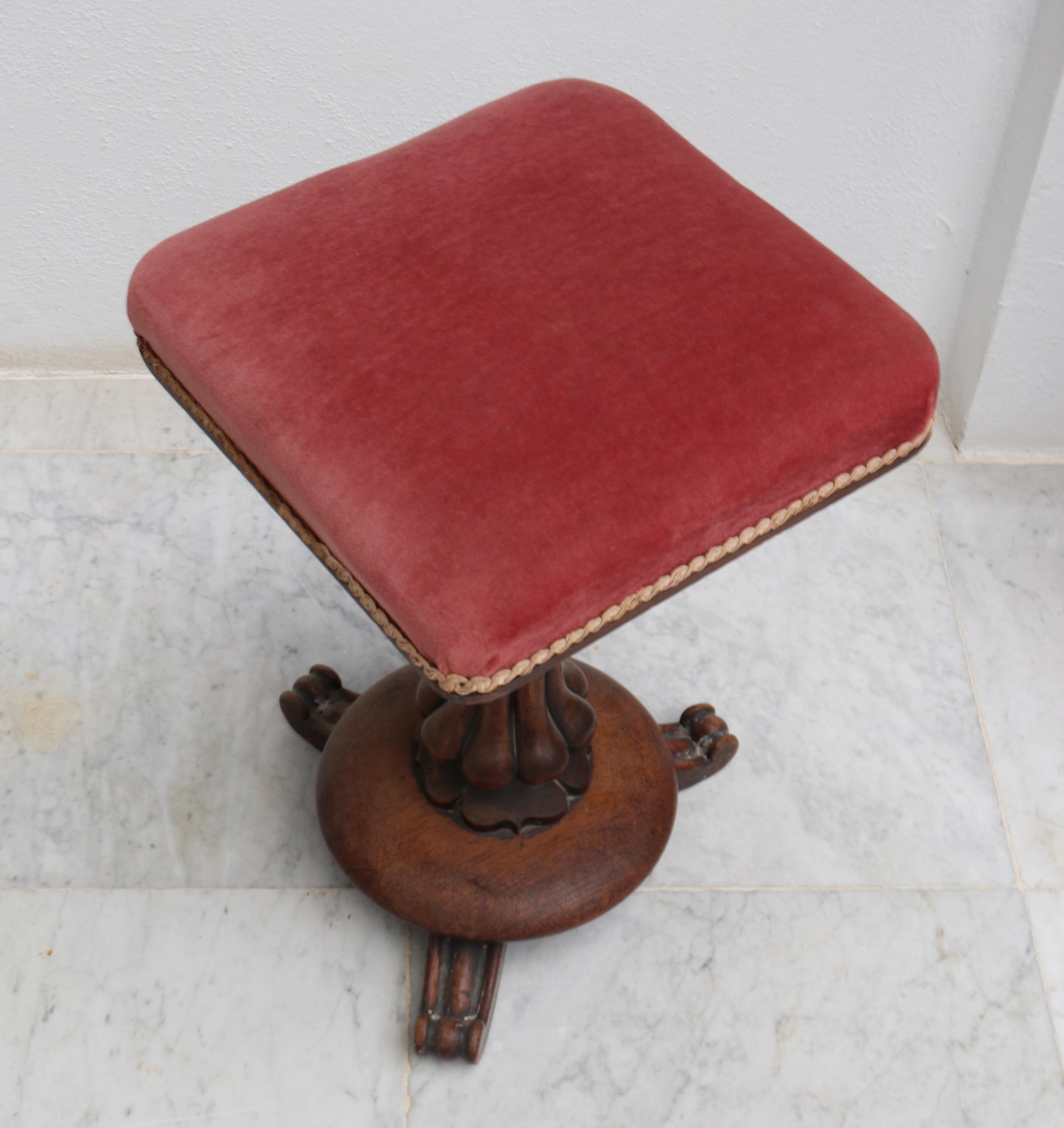 19th Century English Mahogany Claw Foot Pedestal Side Table with Red Velvet Top 1