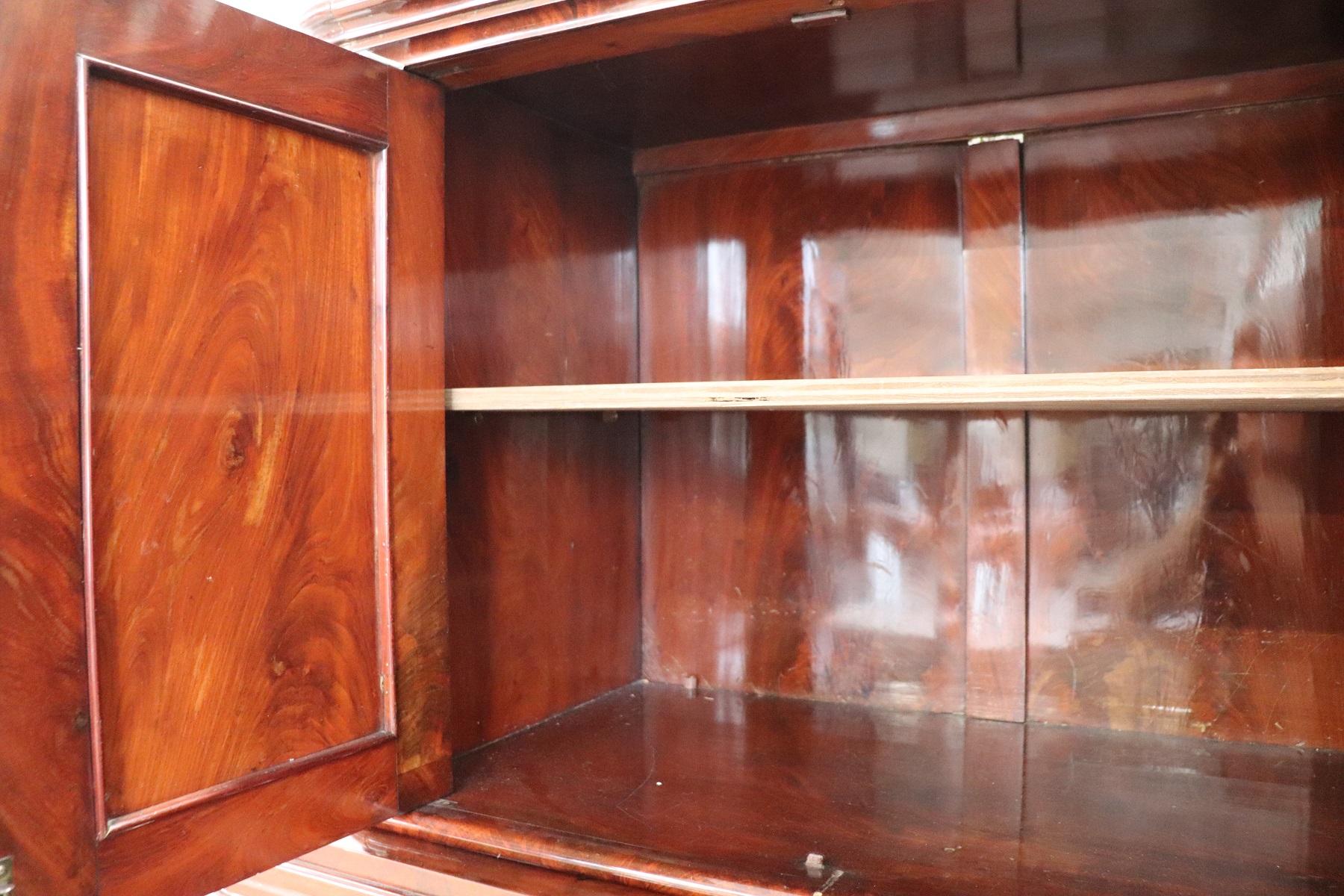 Commode o cassettiera alta in mogano inglese del XIX secolo, anni '50 del XIX secolo in vendita 5